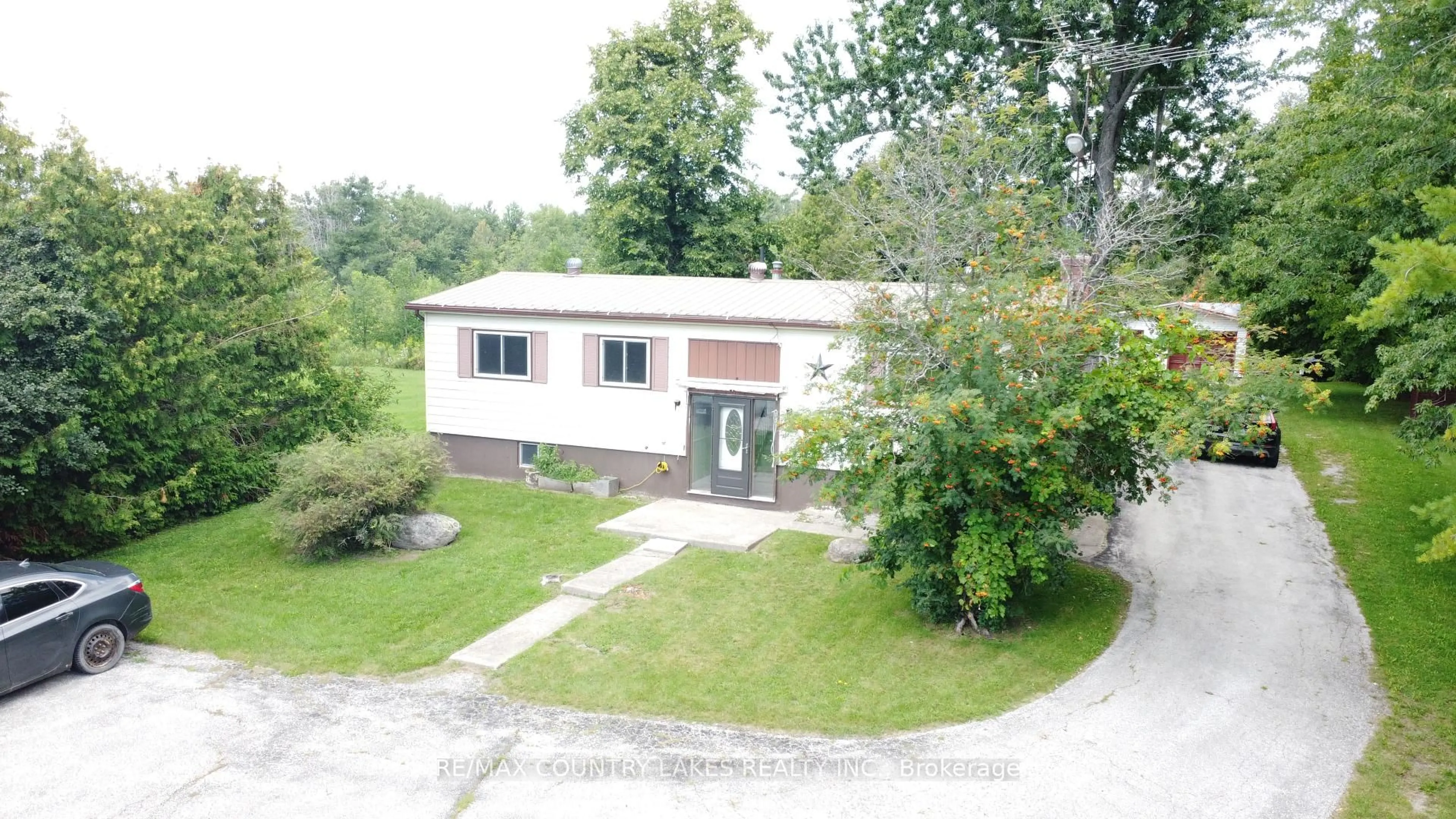 A pic from outside/outdoor area/front of a property/back of a property/a pic from drone, building for 2548 Simcoe Rd, Ramara Ontario L0K 1B0