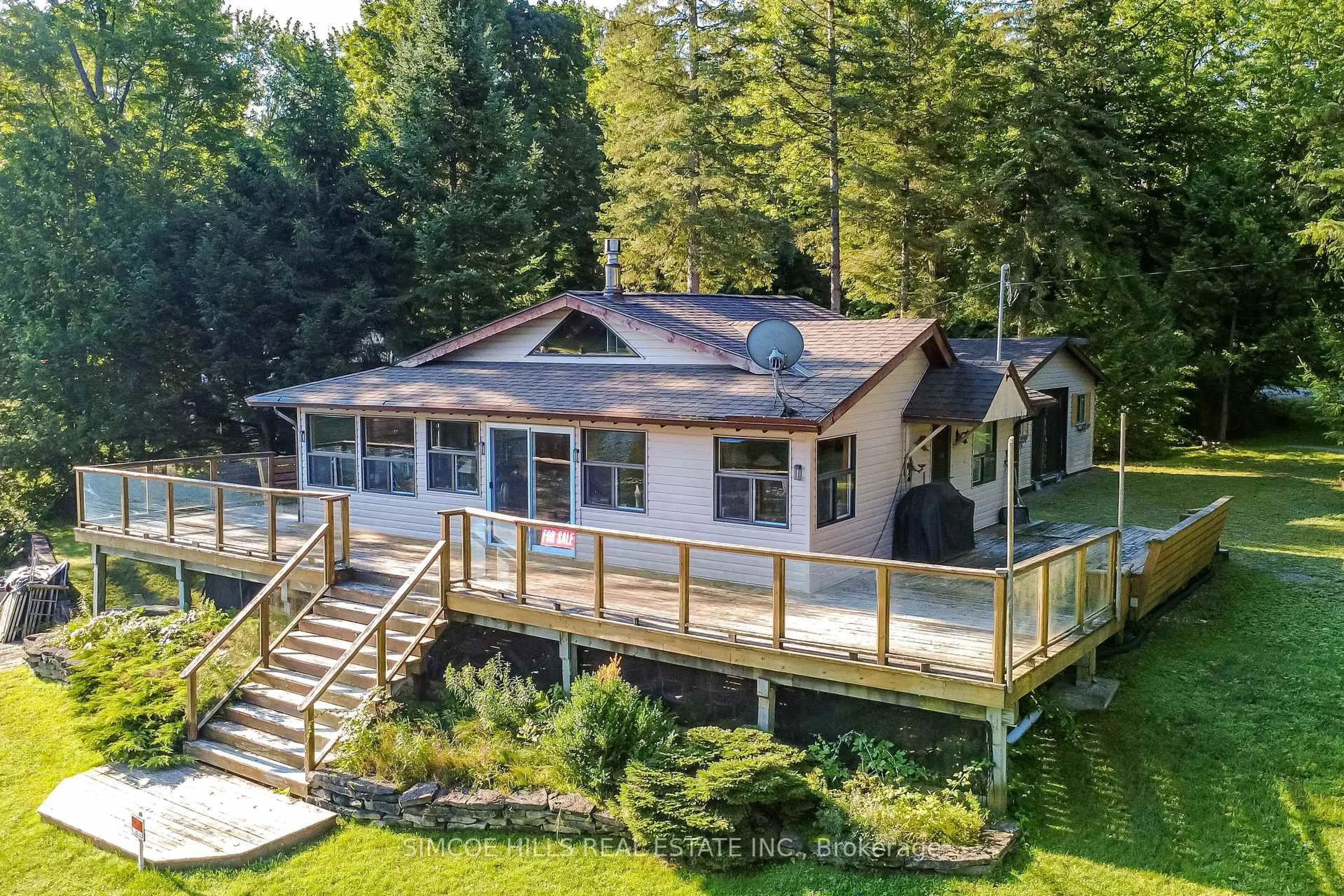 A pic from outside/outdoor area/front of a property/back of a property/a pic from drone, water/lake/river/ocean view for 4266 Canal Rd, Severn Ontario L0K 2B0