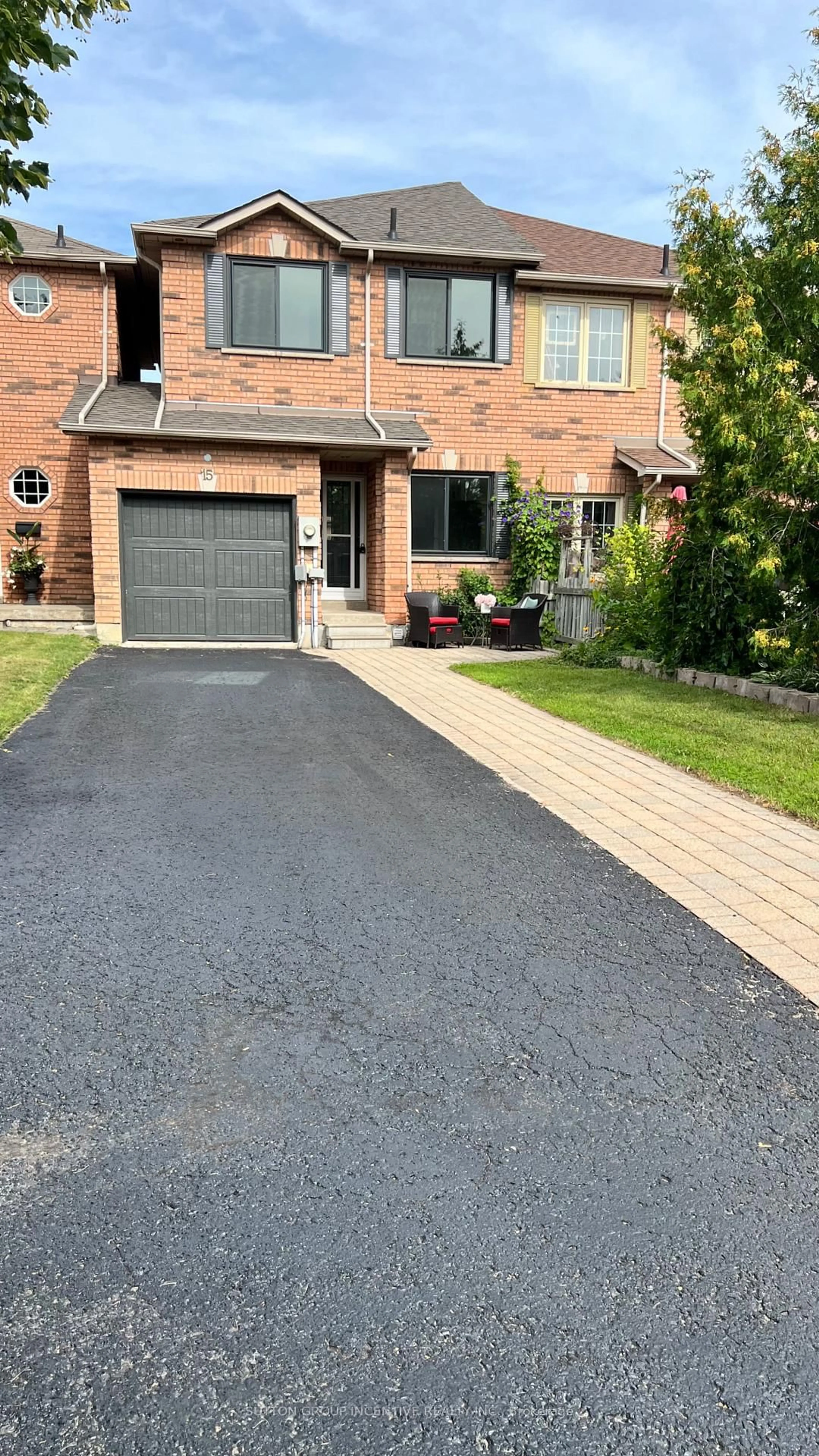Home with brick exterior material, street for 15 Bruce Cres, Barrie Ontario L4N 8T8