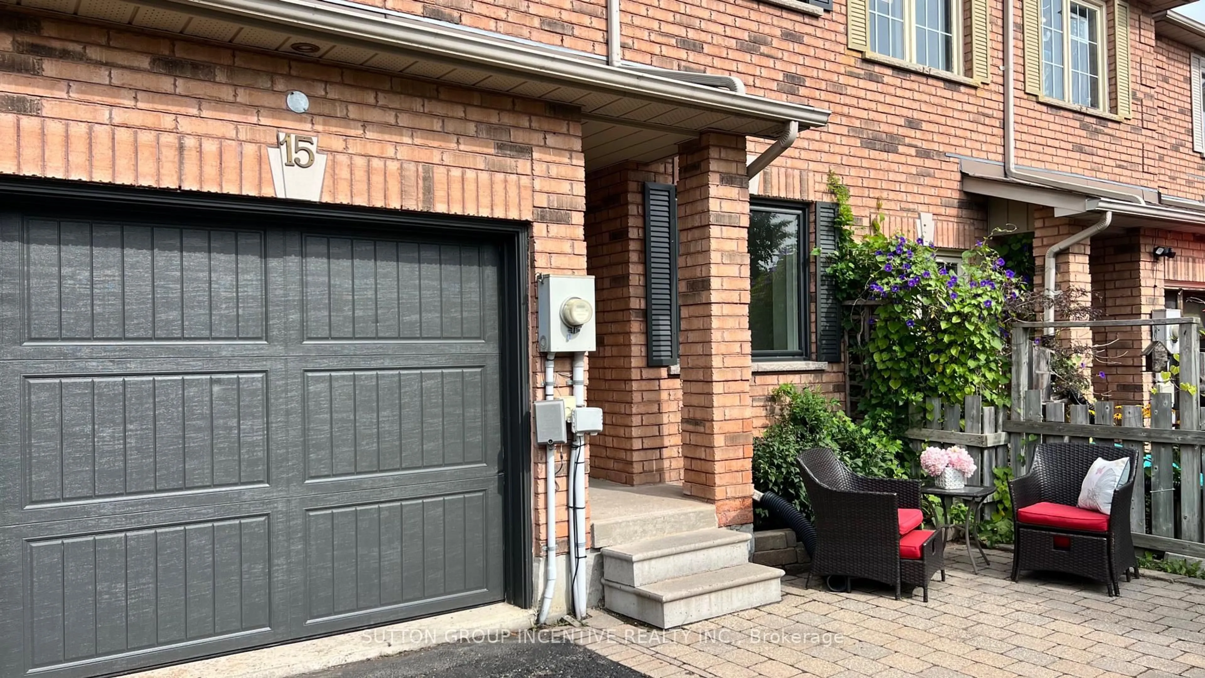 Home with brick exterior material, street for 15 Bruce Cres, Barrie Ontario L4N 8T8