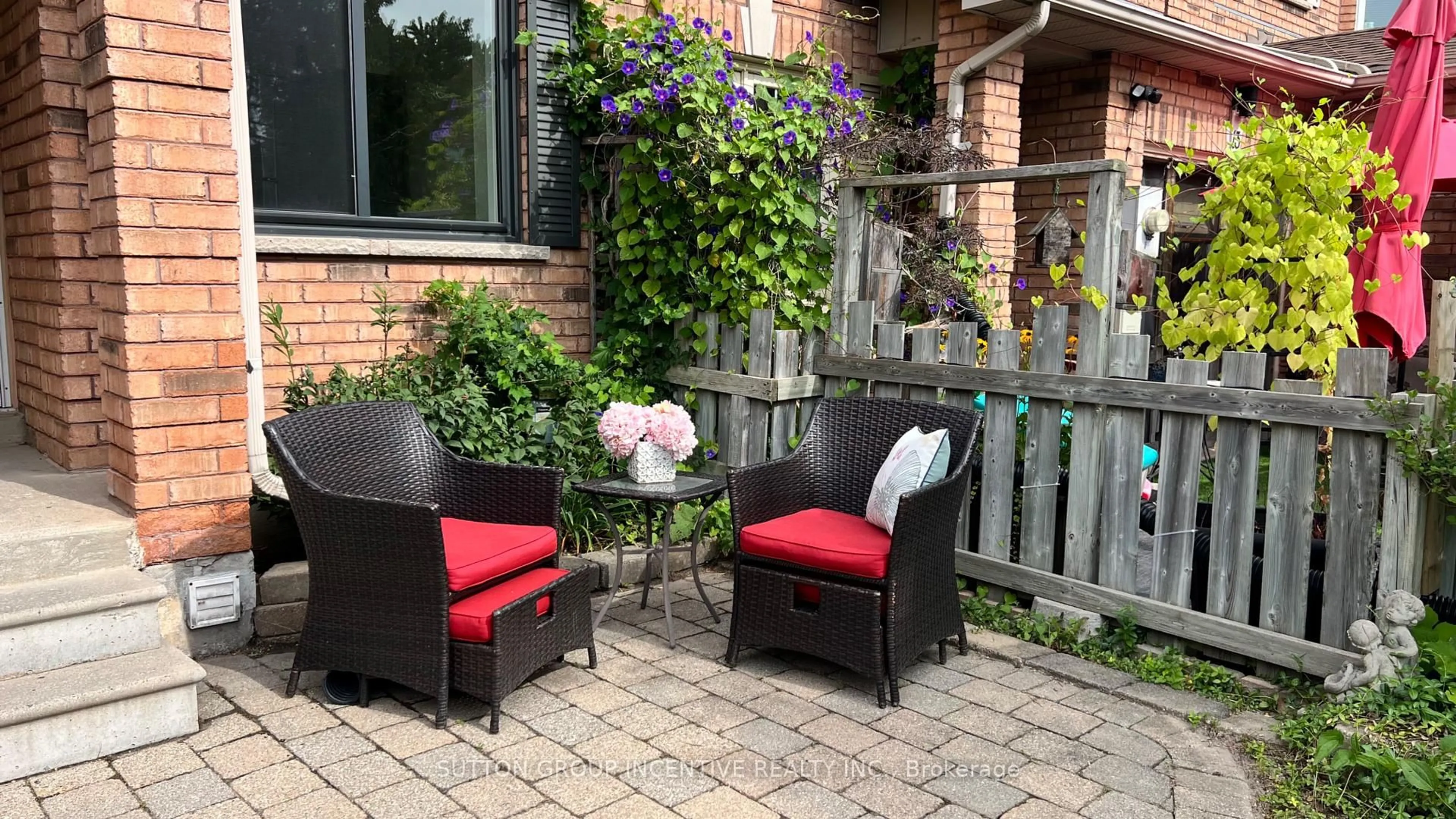 Patio, street for 15 Bruce Cres, Barrie Ontario L4N 8T8