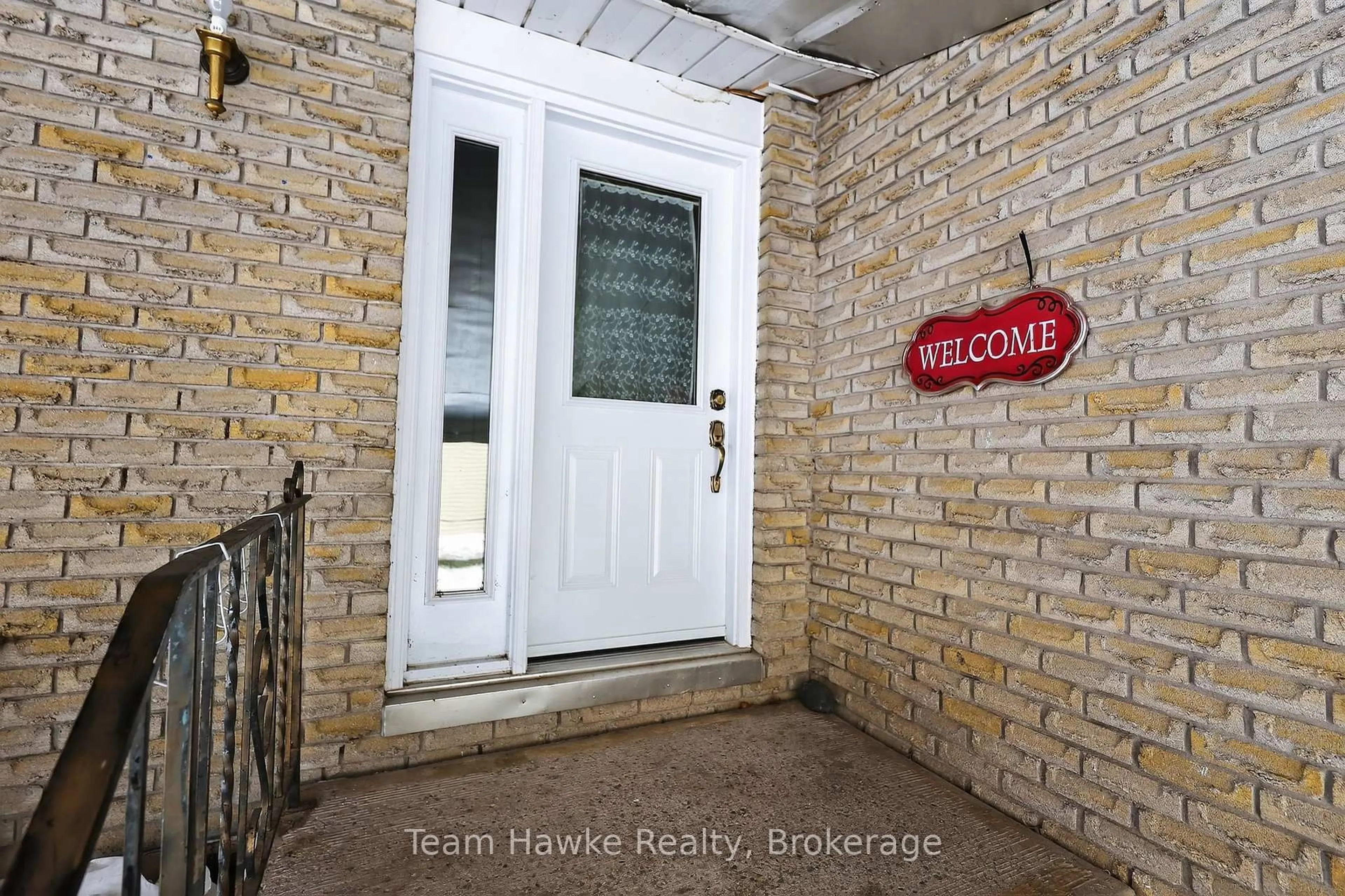 Indoor entryway for 575 Simcoe Ave, Tay Ontario L0K 1R0