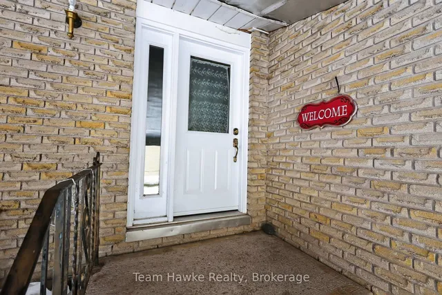 575 Simcoe Ave, Tay 3