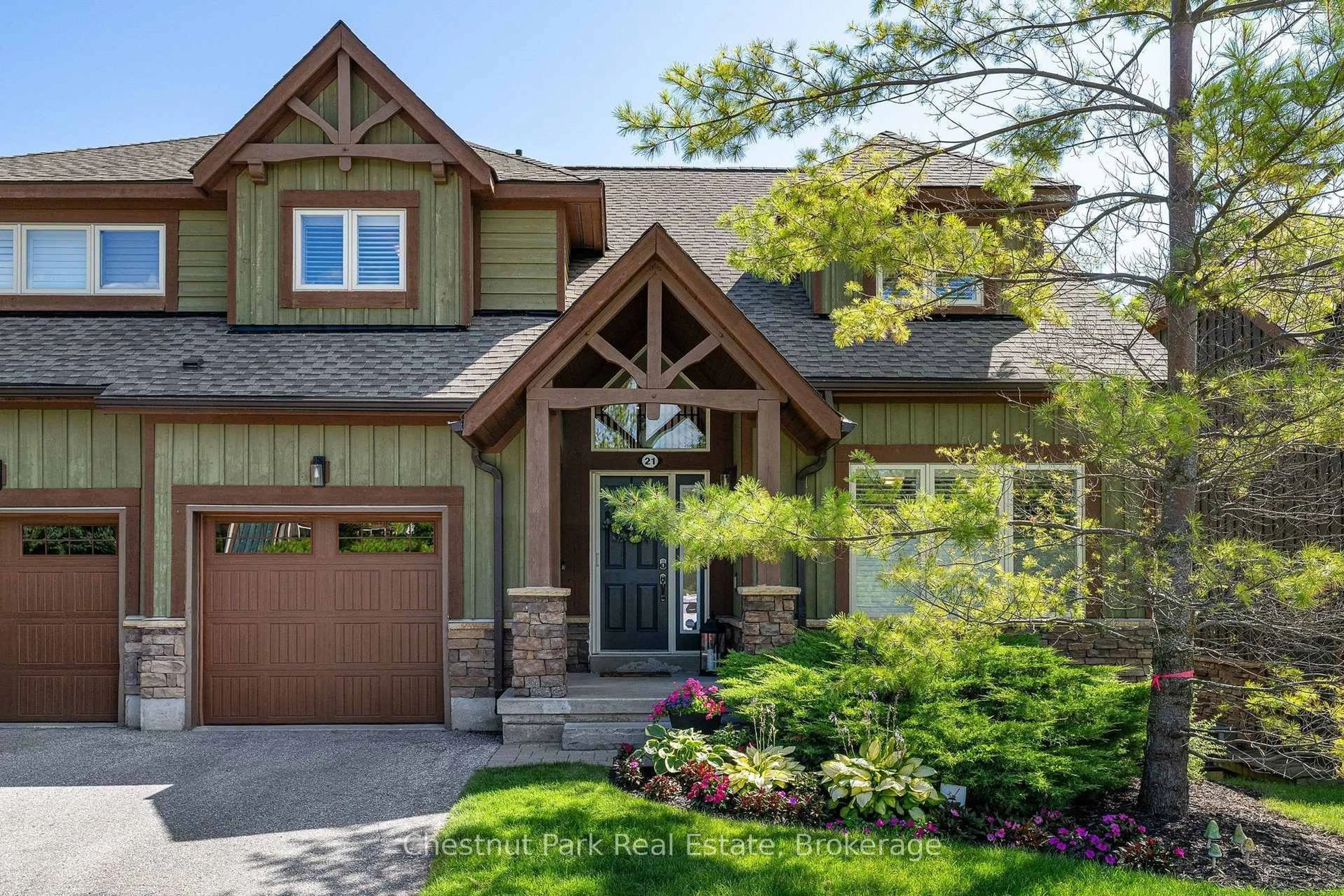 Home with brick exterior material, street for 21 Sierra Tr, Collingwood Ontario L9Y 0J5