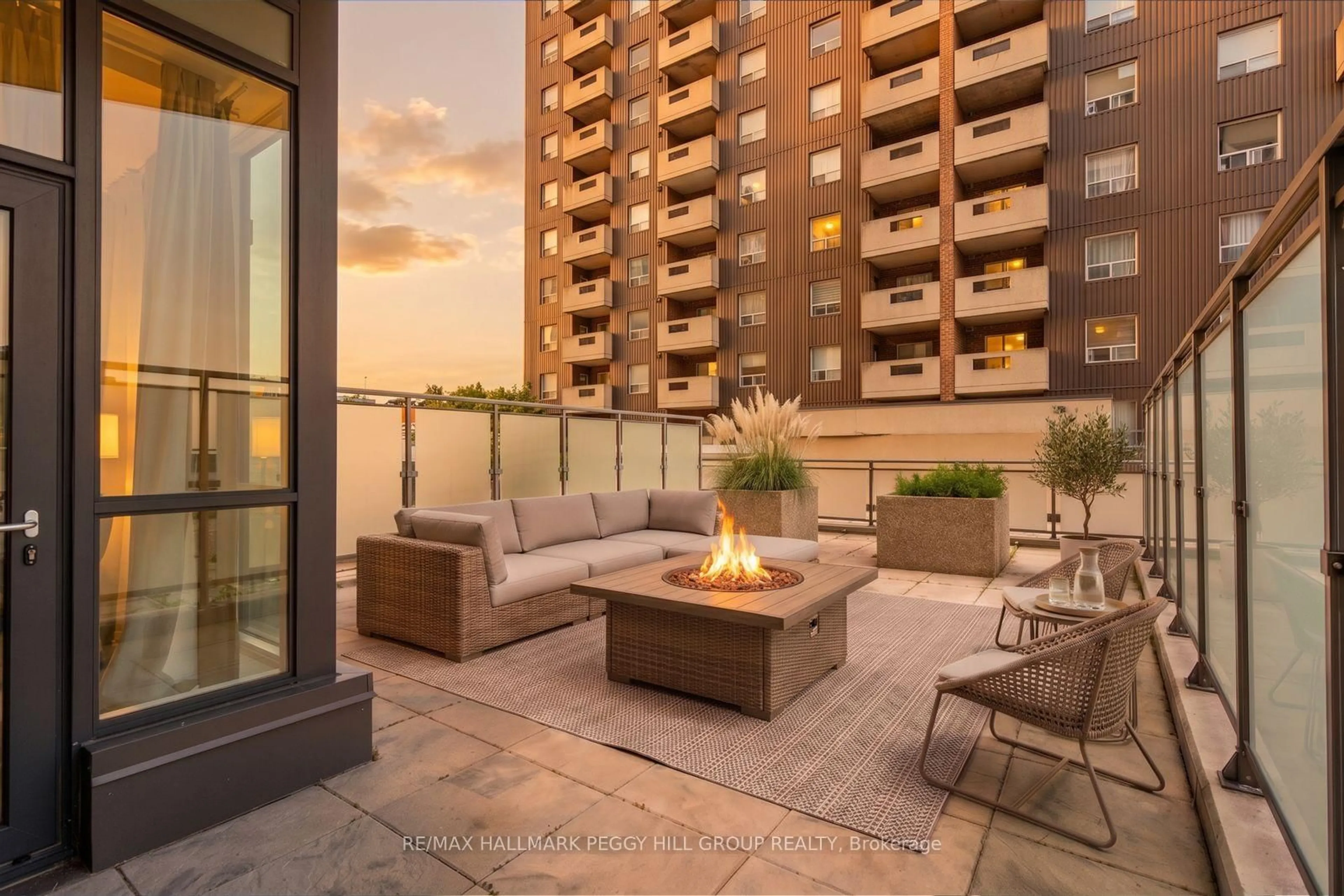 Patio, city buildings view from balcony for 111 Worsley St #309, Barrie Ontario L4M 0J5