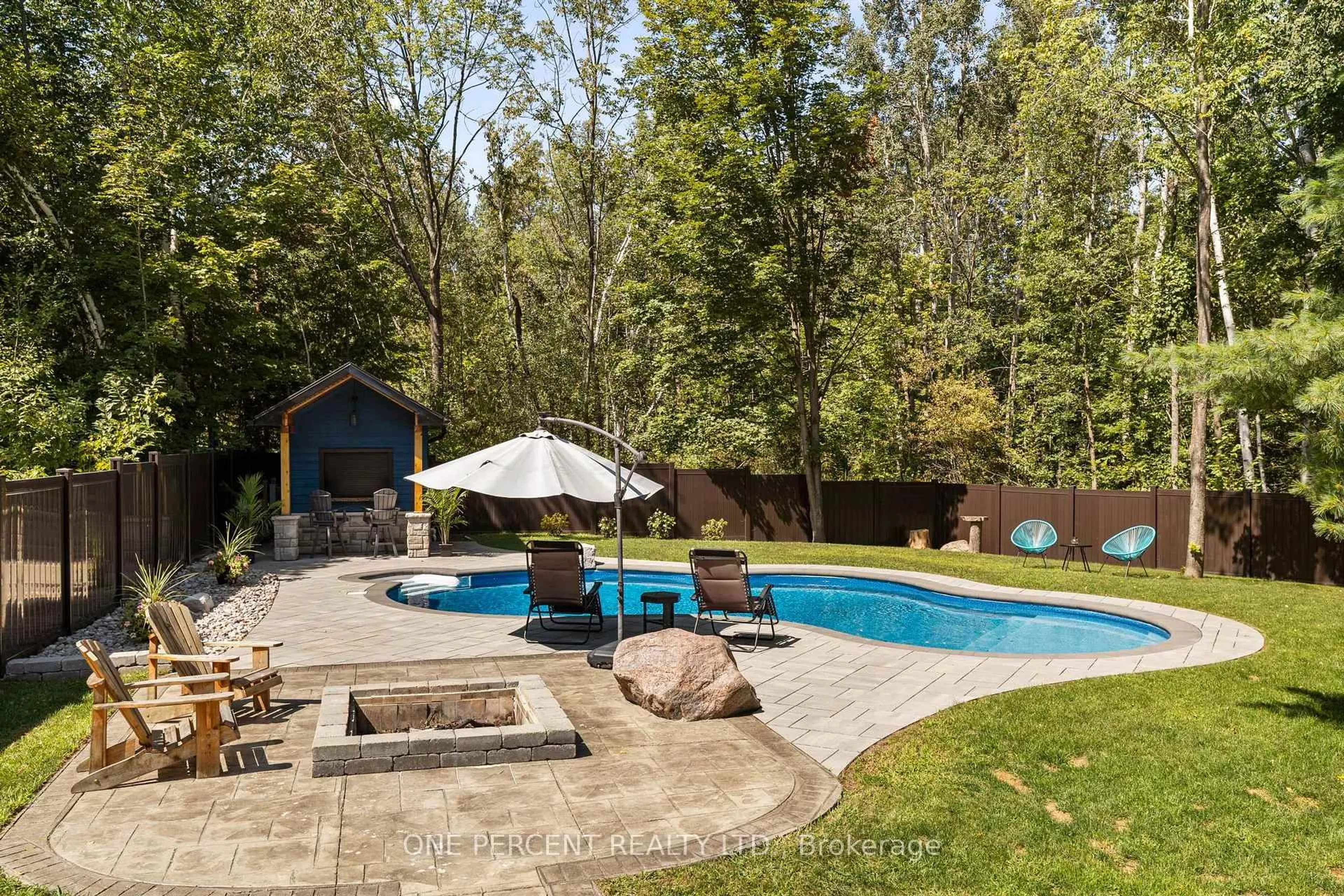 Pool for 1370 Rimkey Cres, Severn Ontario L3V 0E9