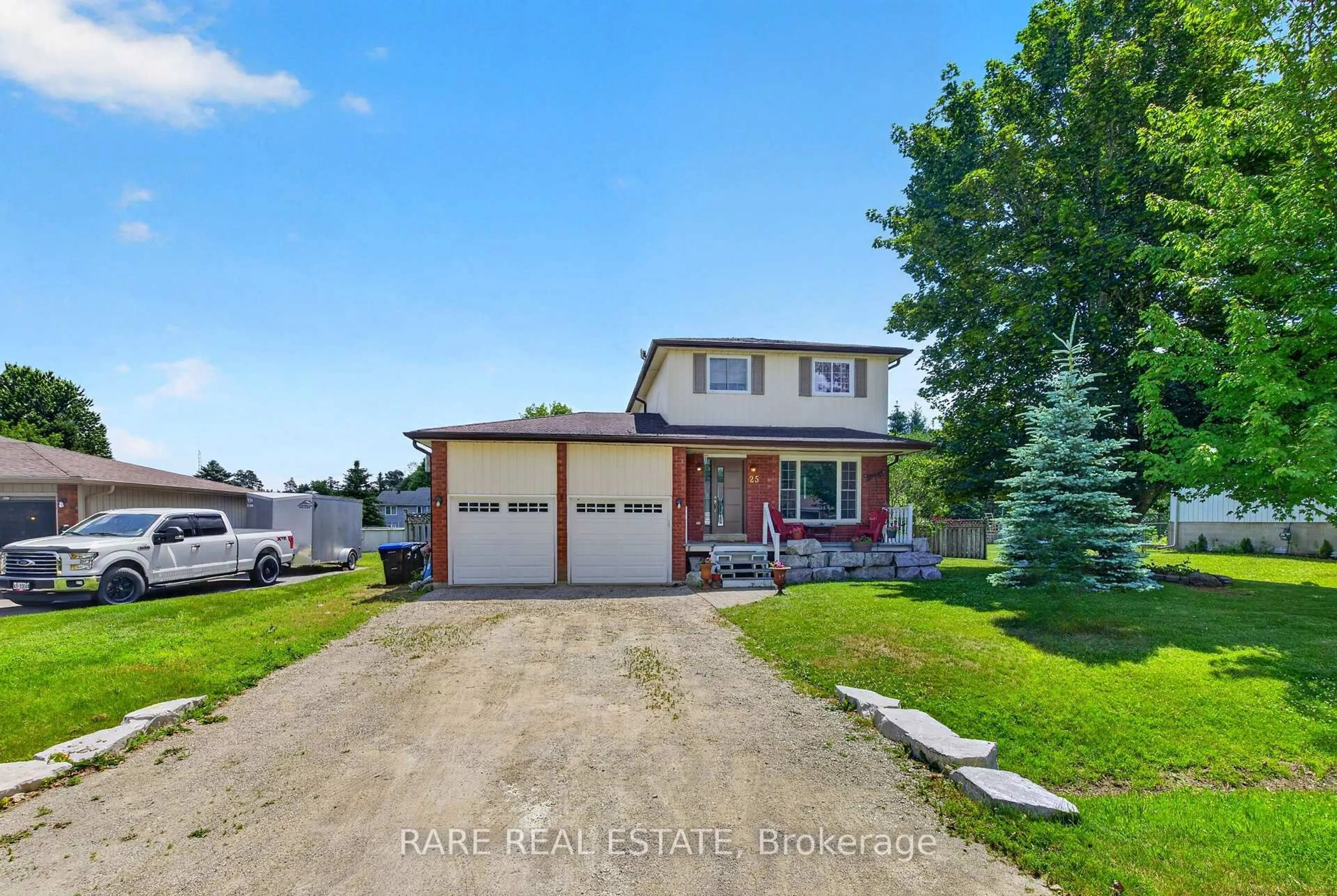 A pic from outside/outdoor area/front of a property/back of a property/a pic from drone, street for 25 Edgewood Cres, Clearview Ontario L0M 1N0