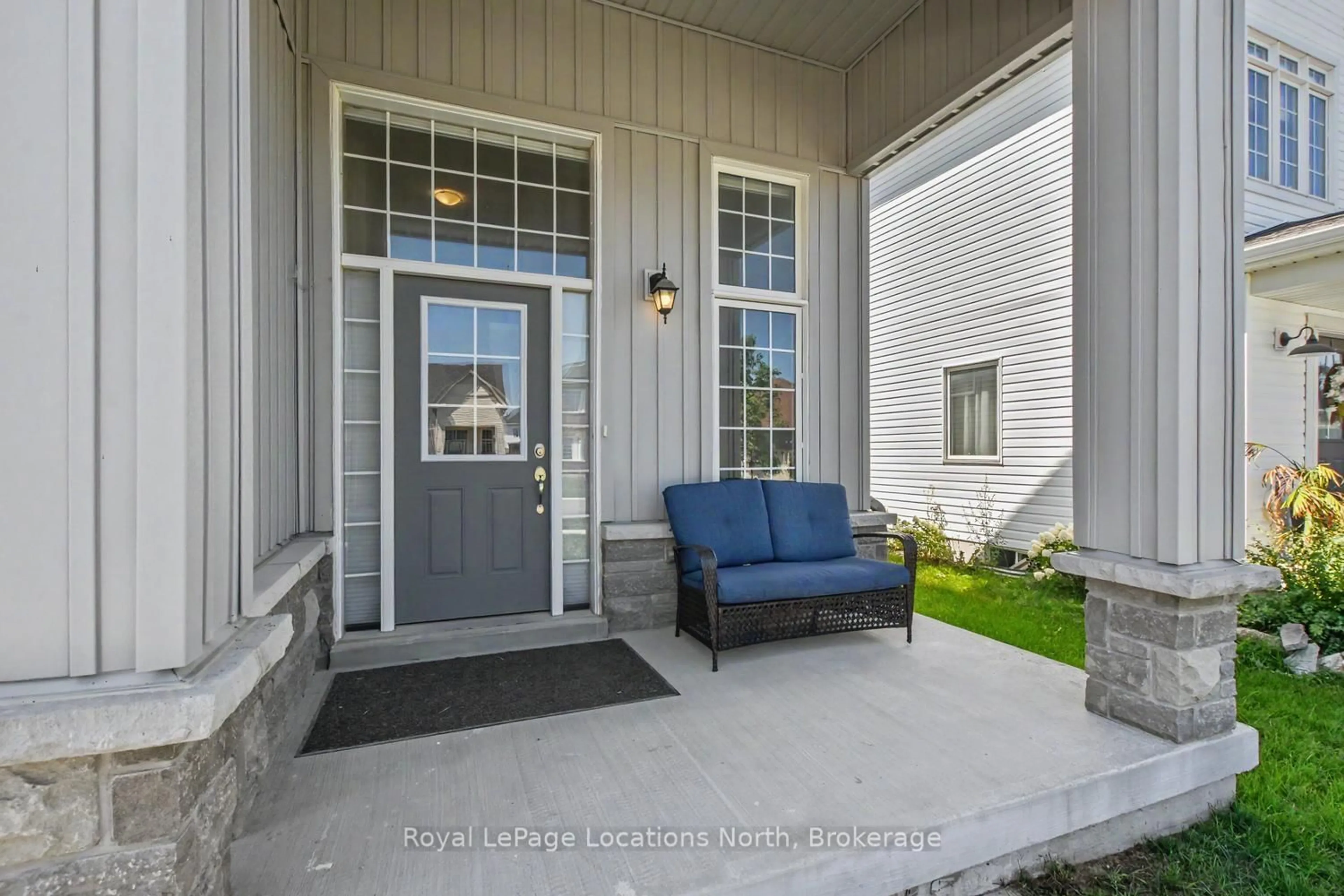 Indoor entryway for 214 SPRINGFIELD Cres, Clearview Ontario L0M 1S0