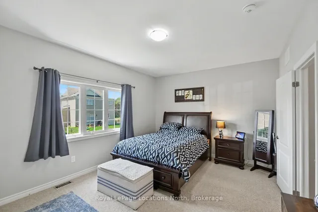 214 SPRINGFIELD Cres, Clearview 3