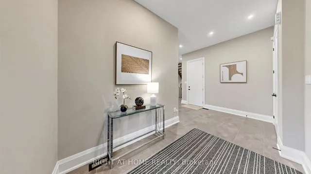 14 Dixon Crt, Barrie 5
