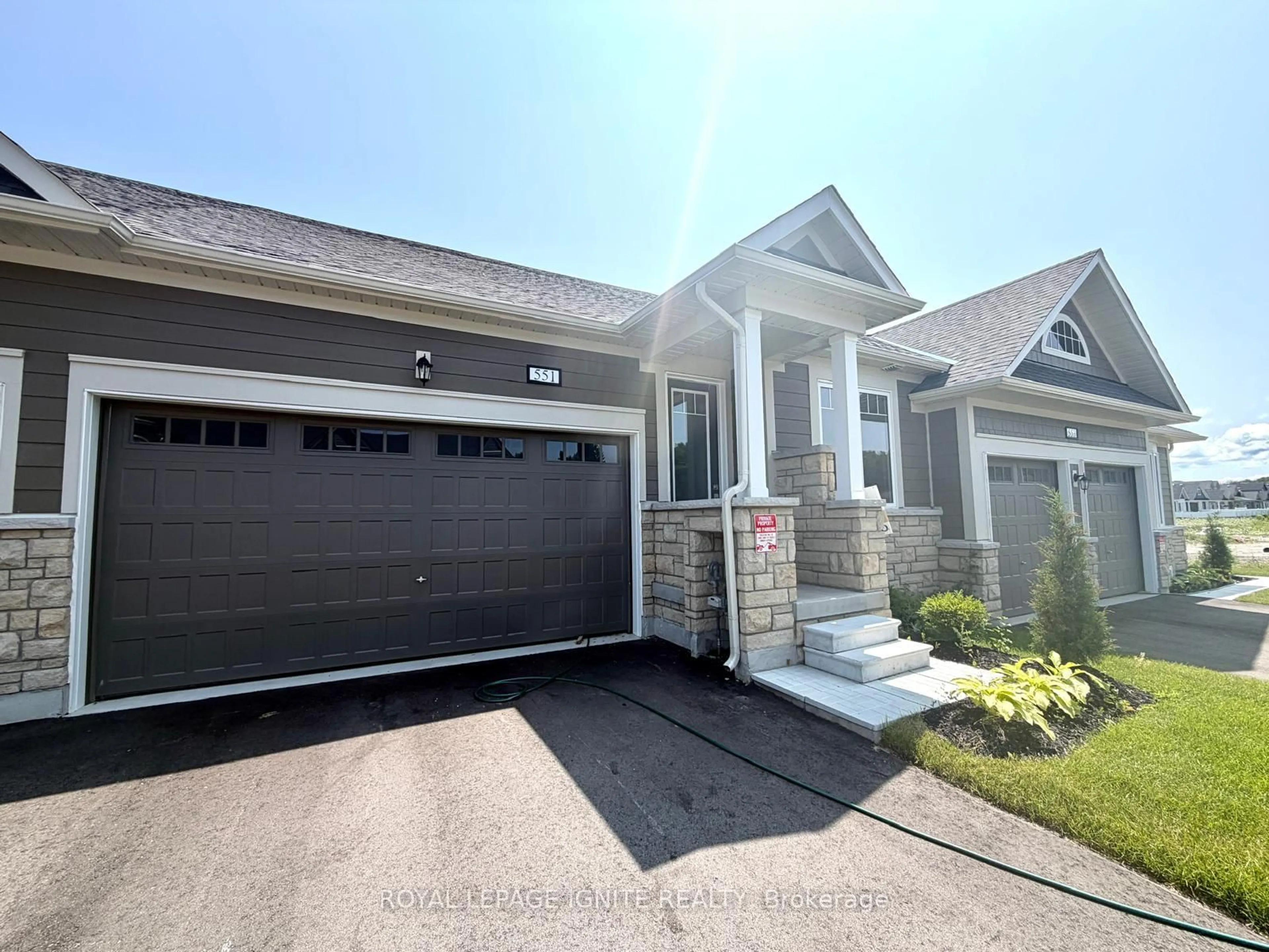 Home with vinyl exterior material, street for 551 Hudson St, Midland Ontario L4R 0J2