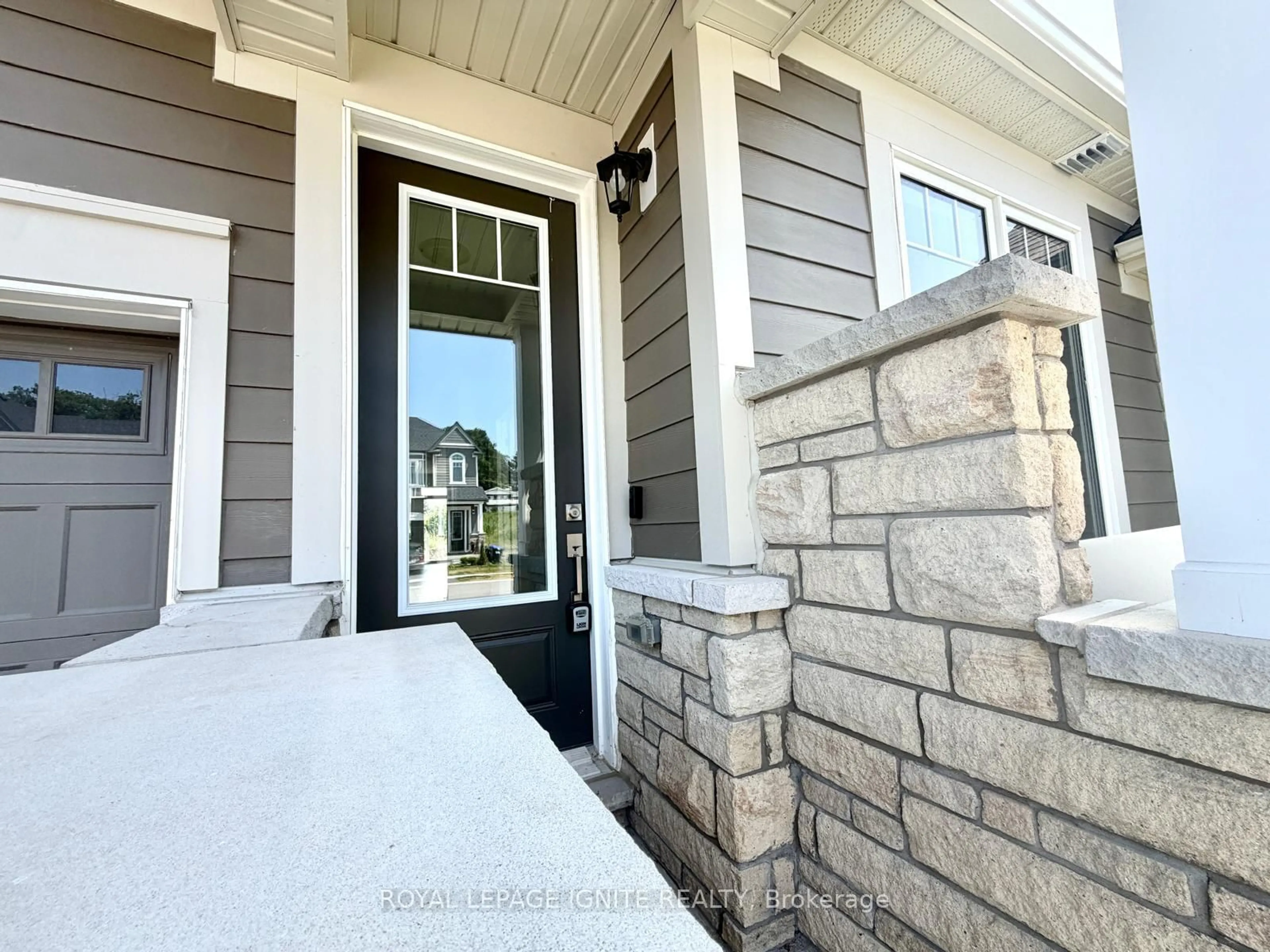 Unknown for 551 Hudson St, Midland Ontario L4R 0J2
