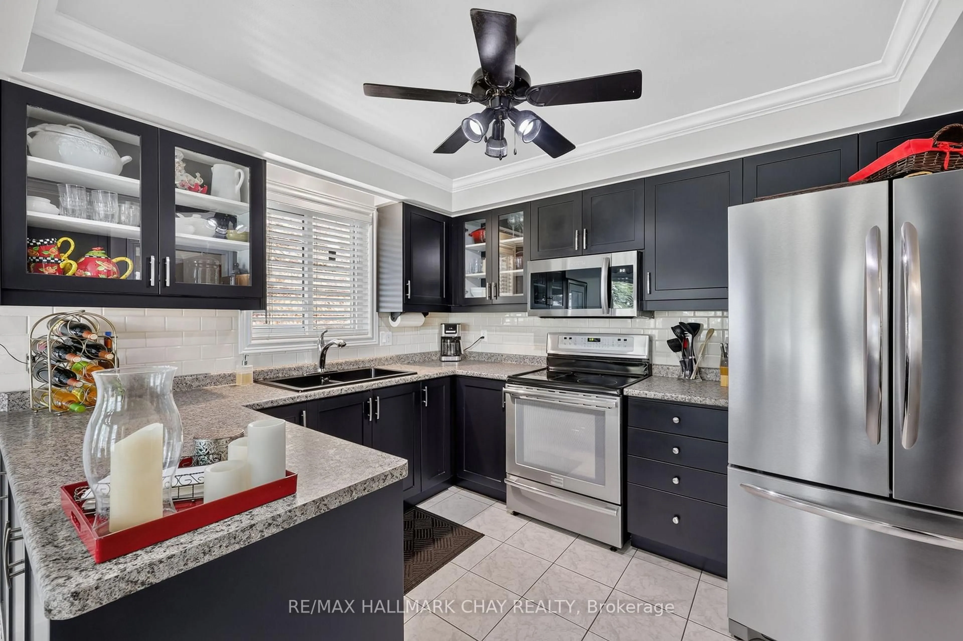 Open concept kitchen, ceramic/tile floor for 358 Livingstone St, Barrie Ontario L4N 7K7