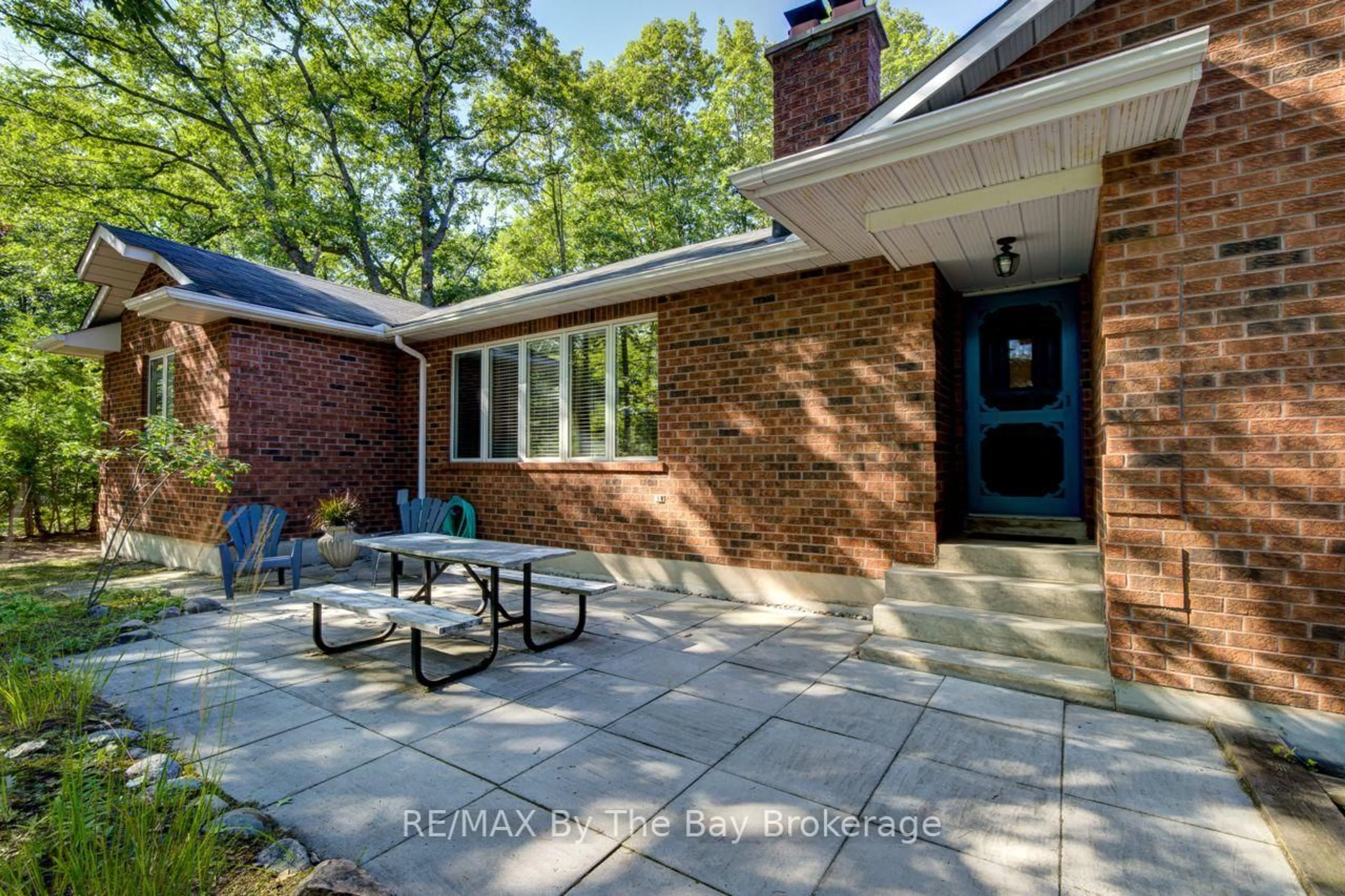 Home with brick exterior material, street for 47 Birchwood Tr, Wasaga Beach Ontario L9Z 1B1