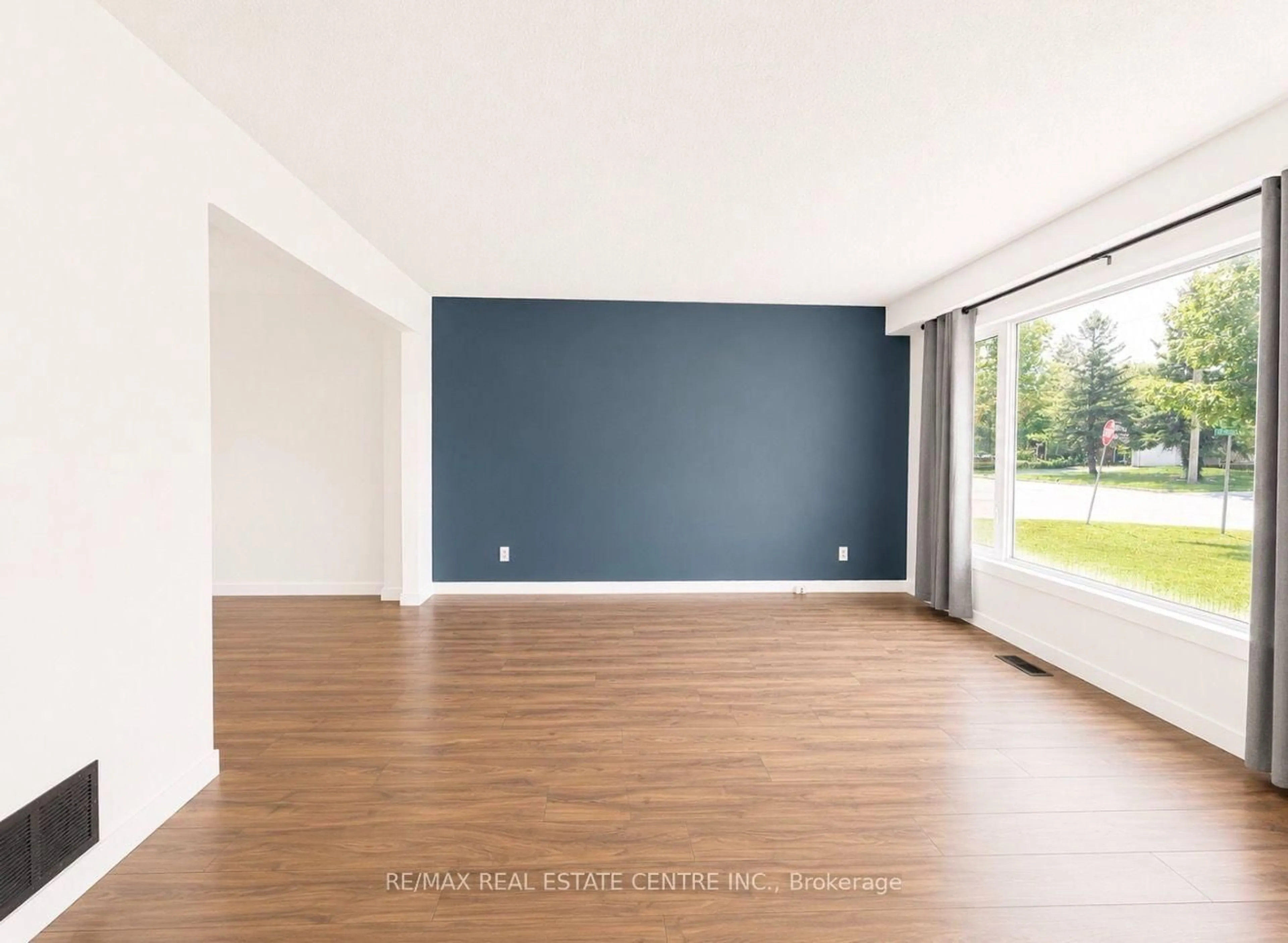 A pic of a room for 247 Eric St, Clearview Ontario L0M 1S0