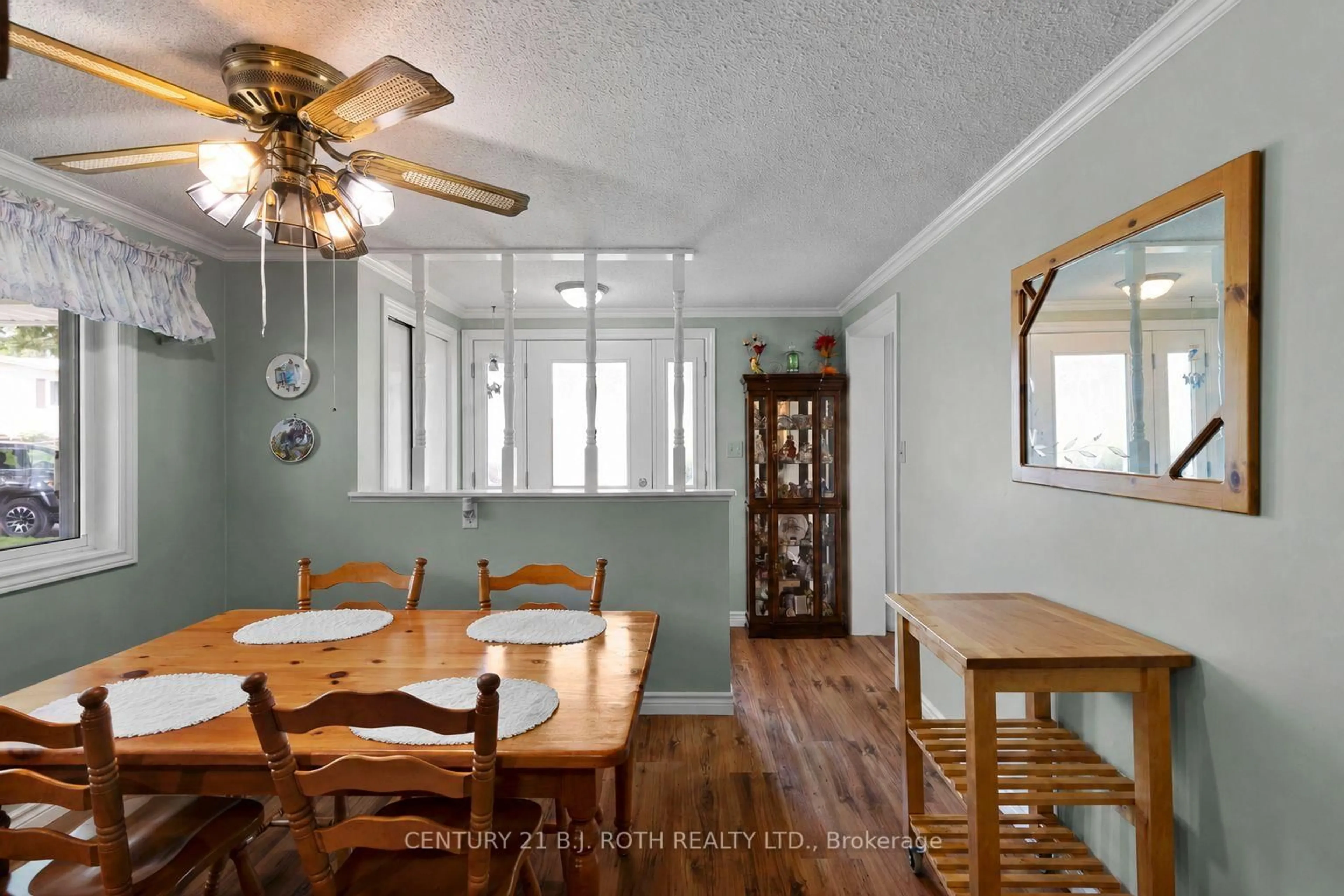 Dining room, unknown for 19 Maple Cres, Oro-Medonte Ontario L0L 1T0