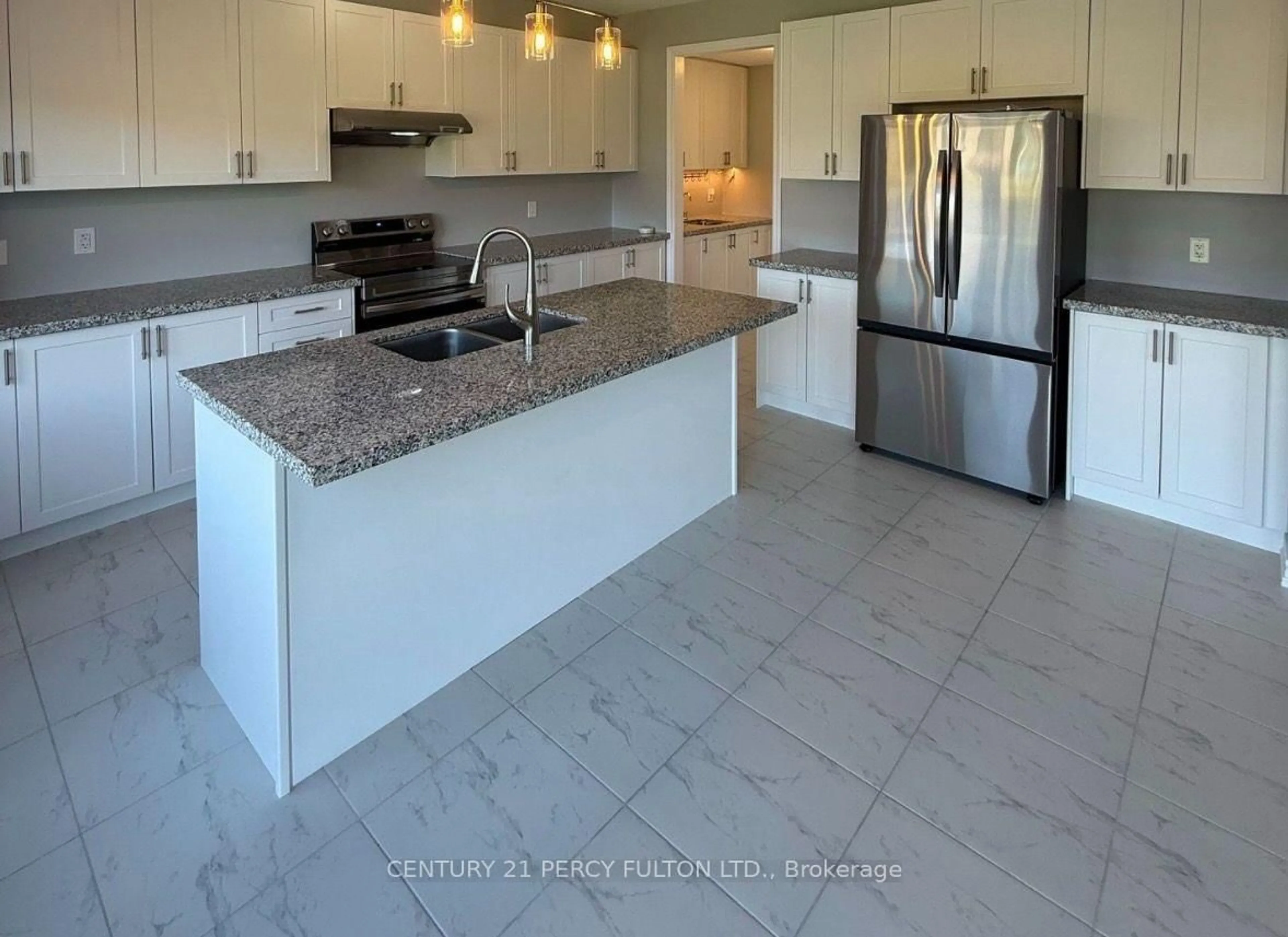 Open concept kitchen, ceramic/tile floor for 10 Rosanne Circ, Wasaga Beach Ontario L9Z 0N4