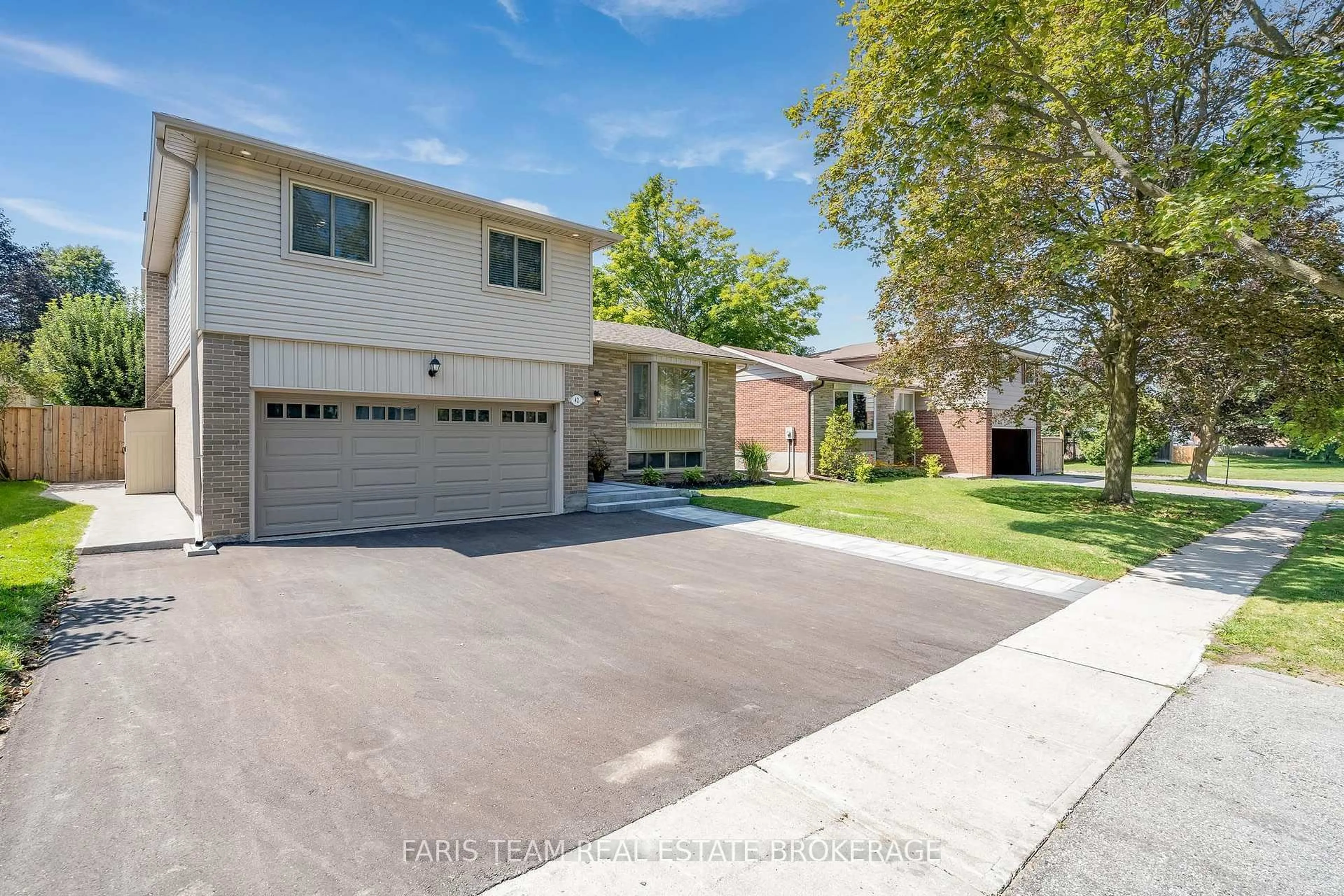 Unknown for 42 Briar Rd, Barrie Ontario L4N 3M4
