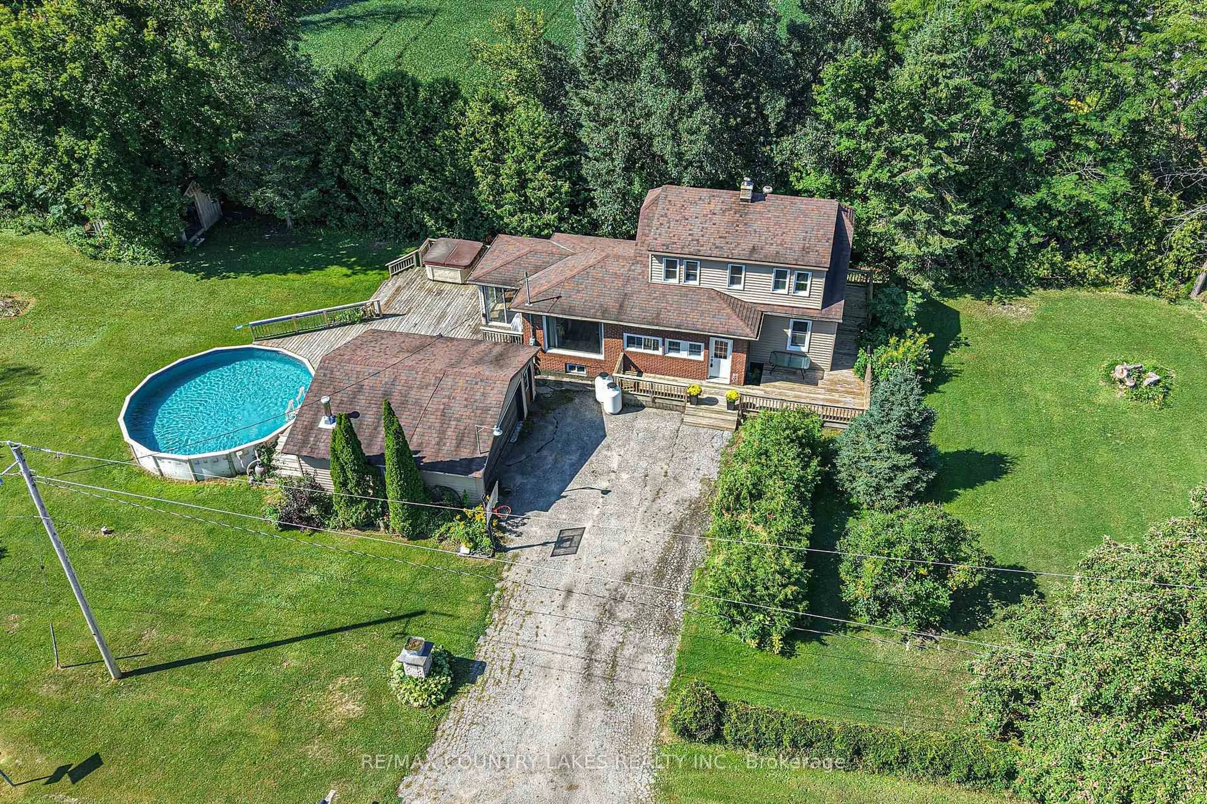 A pic from outside/outdoor area/front of a property/back of a property/a pic from drone, unknown for 1782 Lovering Line, Severn Ontario L0K 1E0