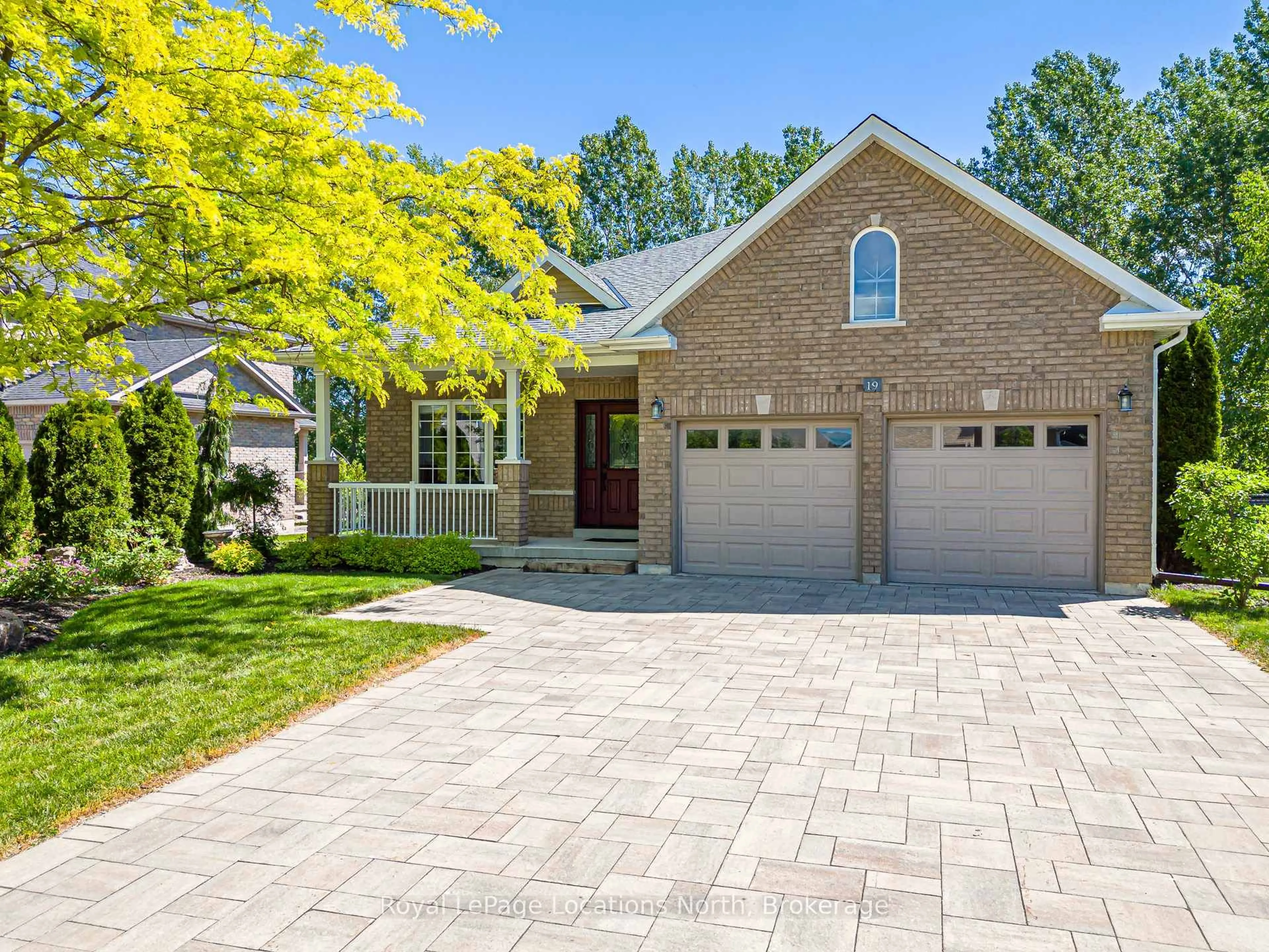 Home with brick exterior material, street for 19 Kells Cres, Collingwood Ontario L9Y 0A8