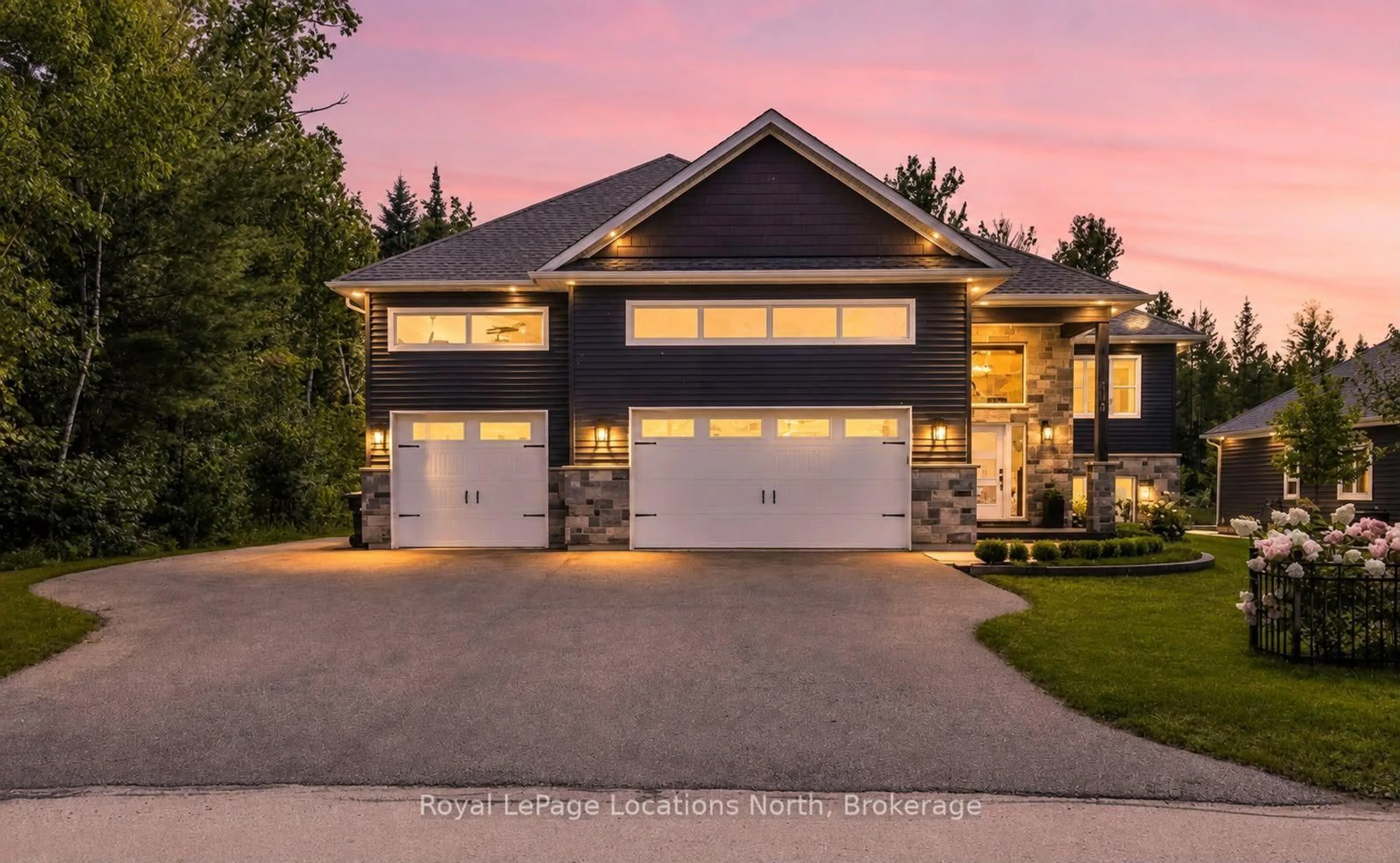 Home with brick exterior material, street for 116 Mamie Ave, Wasaga Beach Ontario L9Z 2P6