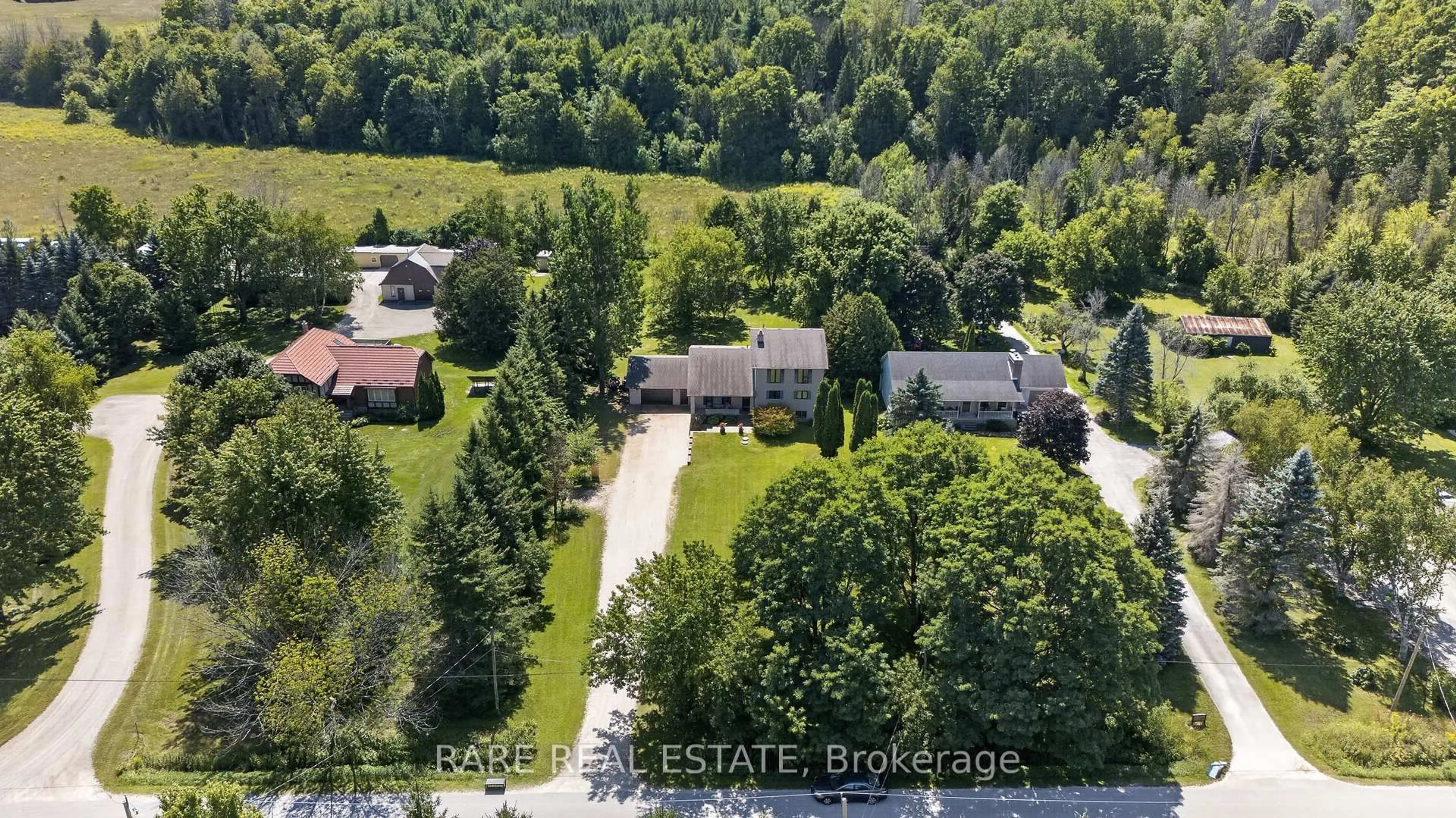 A pic from outside/outdoor area/front of a property/back of a property/a pic from drone, unknown for 79 Caroline St, Clearview Ontario L0M 1G0