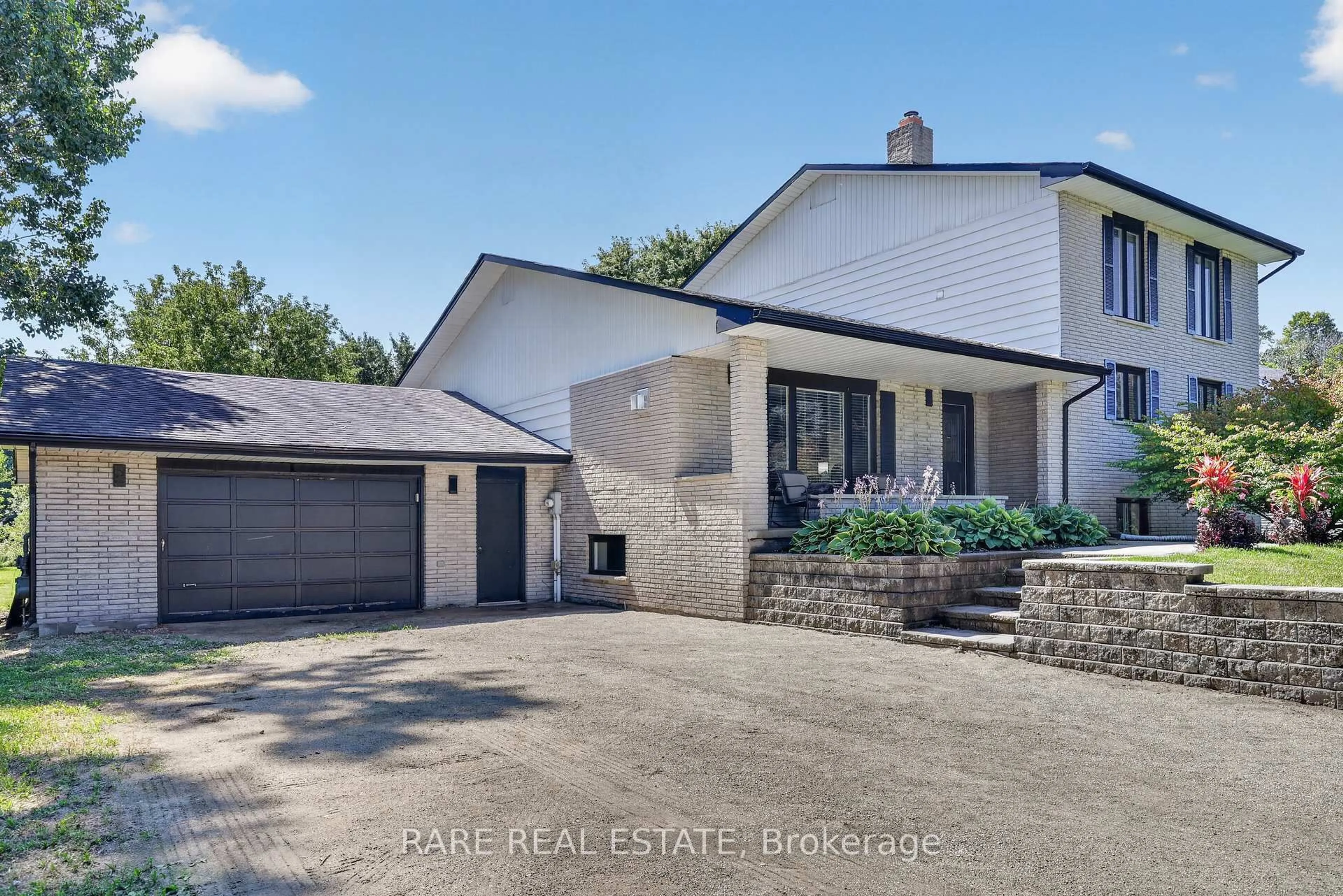 A pic from outside/outdoor area/front of a property/back of a property/a pic from drone, street for 79 Caroline St, Clearview Ontario L0M 1G0