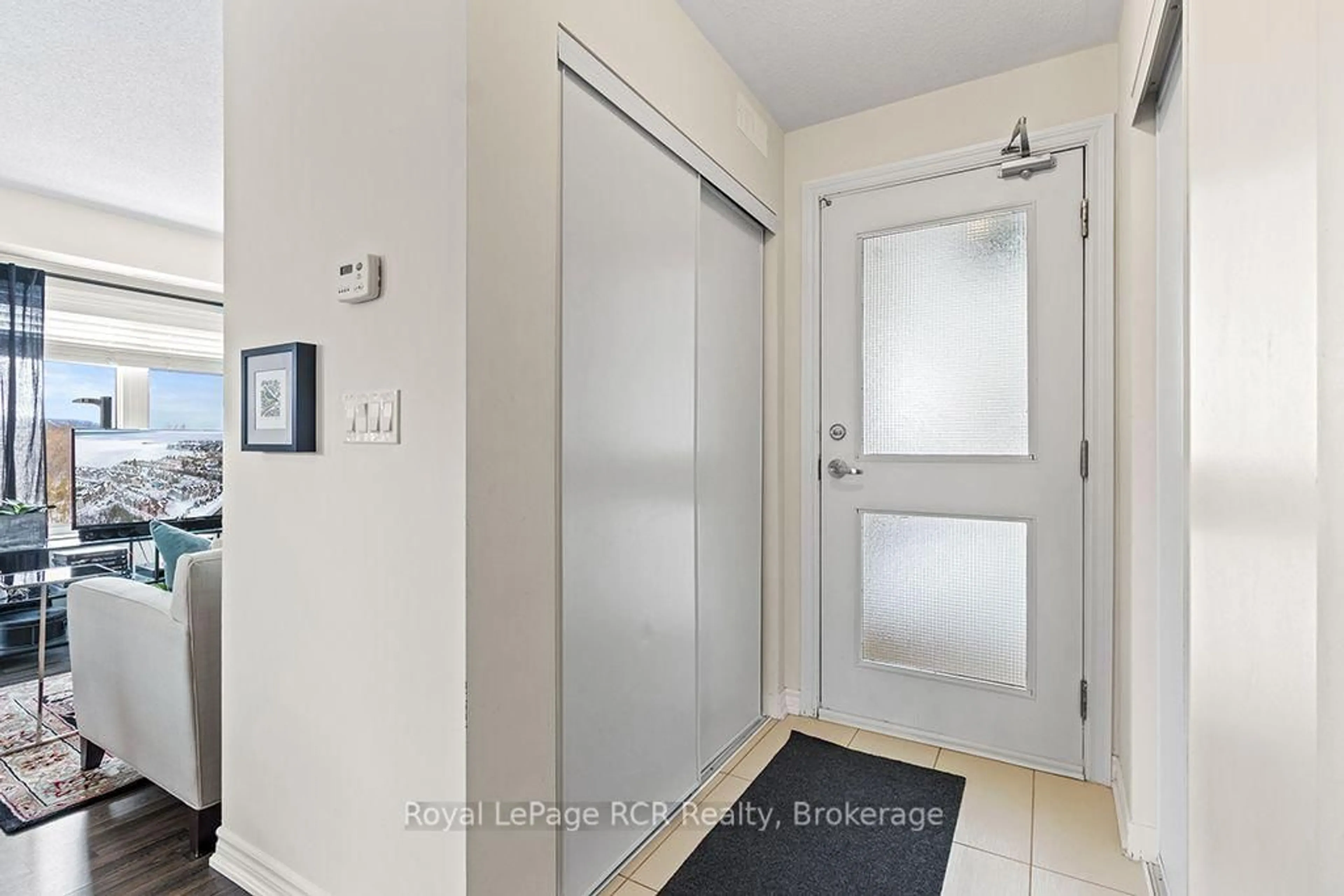 Indoor entryway for 7 Anchorage Cres, Collingwood Ontario L9Y 0Y6