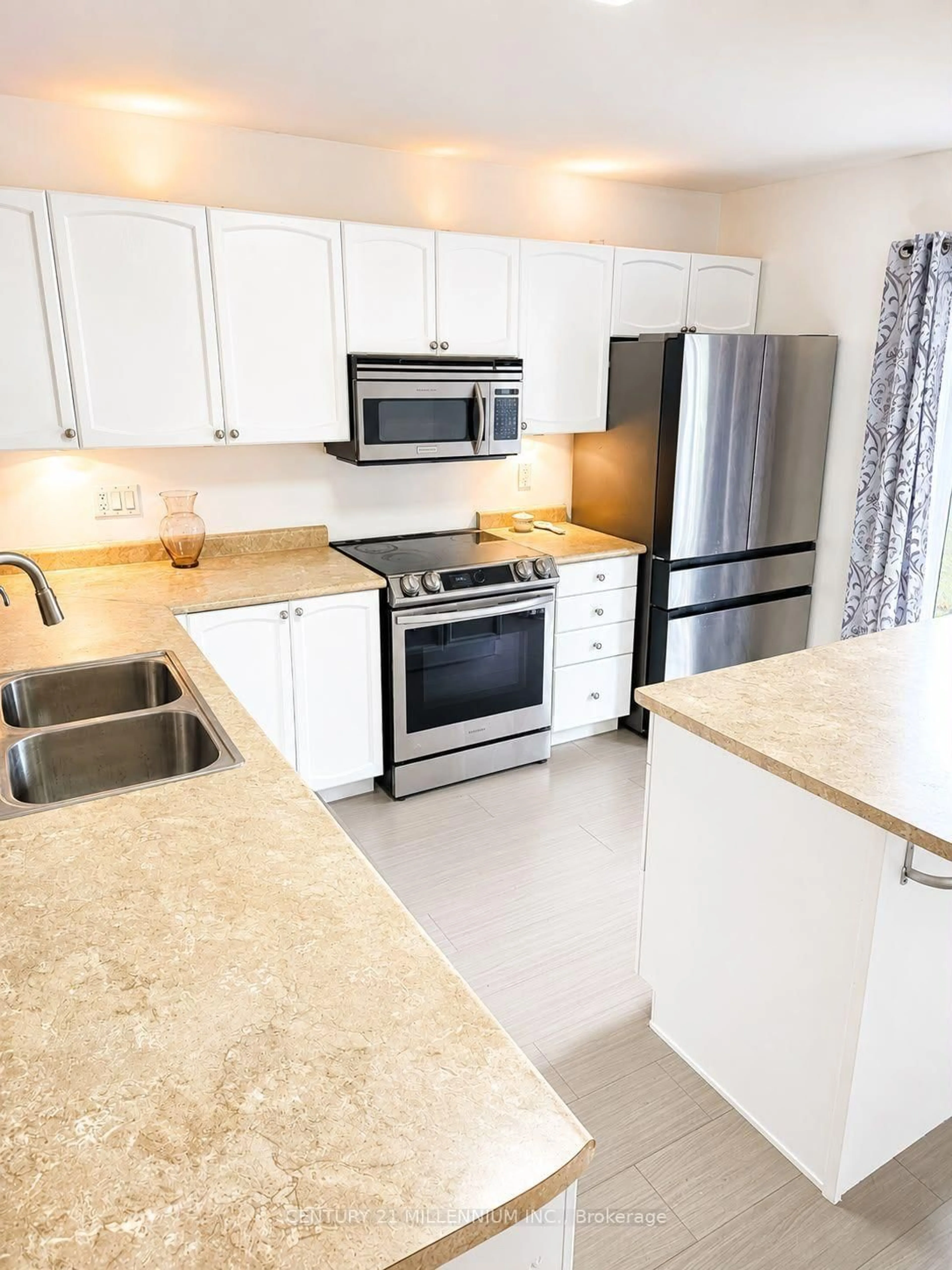 Standard kitchen, ceramic/tile floor for 89 Masters Dr, Barrie Ontario L4M 6W8