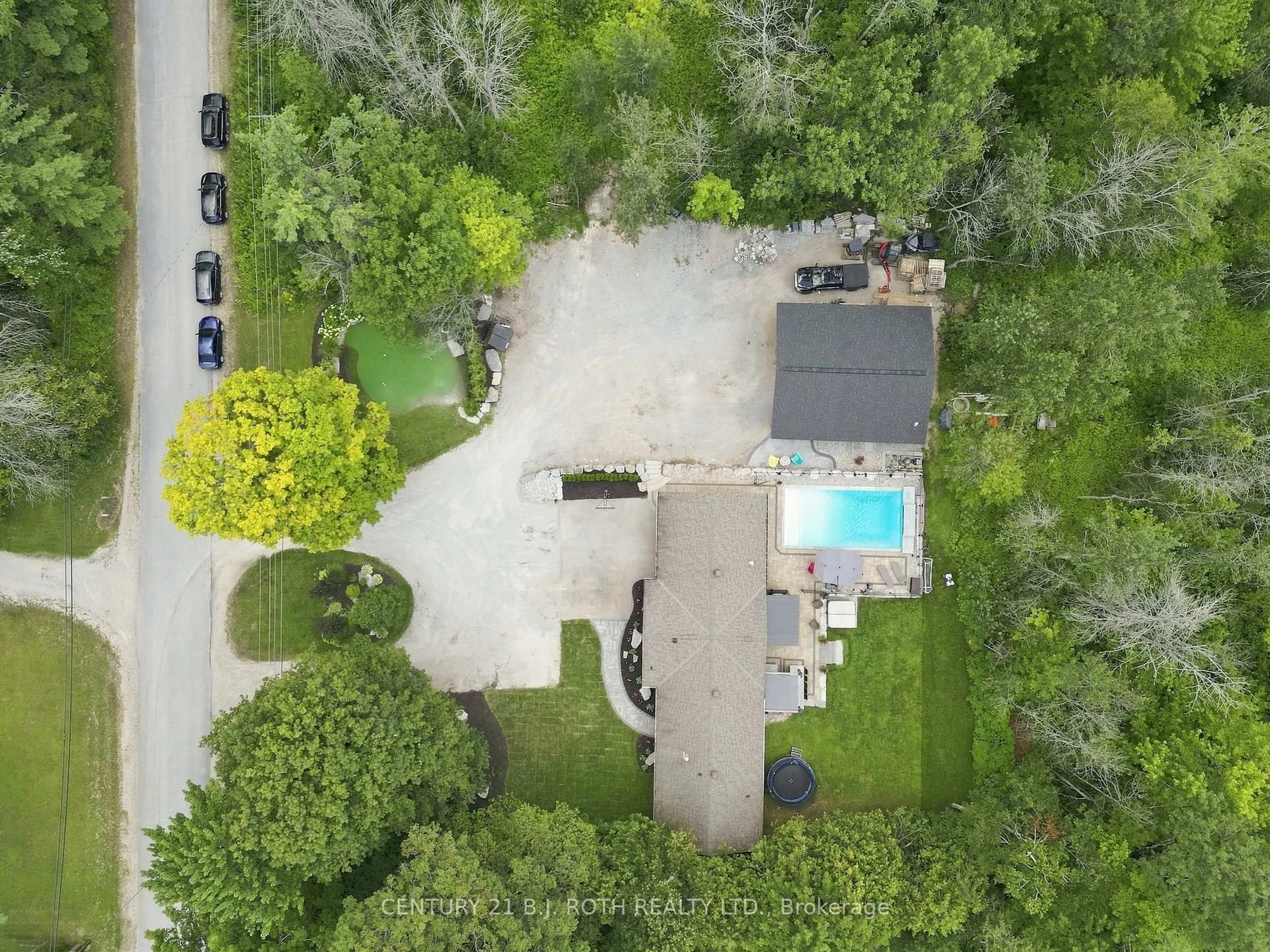 A pic from outside/outdoor area/front of a property/back of a property/a pic from drone, forest/trees view for 3779 Agnew Rd, Severn Ontario L0K 2B0