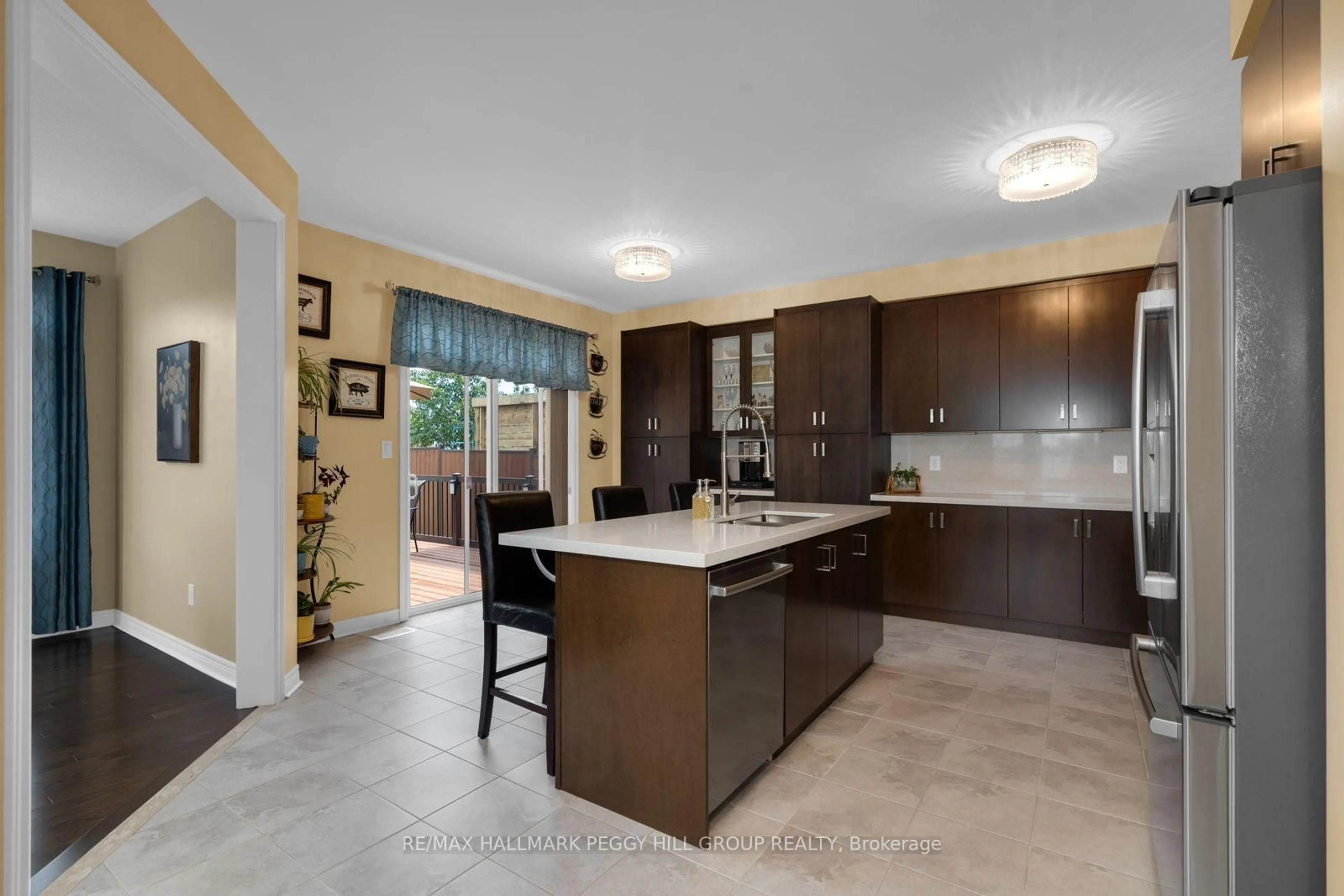 Open concept kitchen, ceramic/tile floor for 267 Kozlov St, Barrie Ontario L4N 6R7