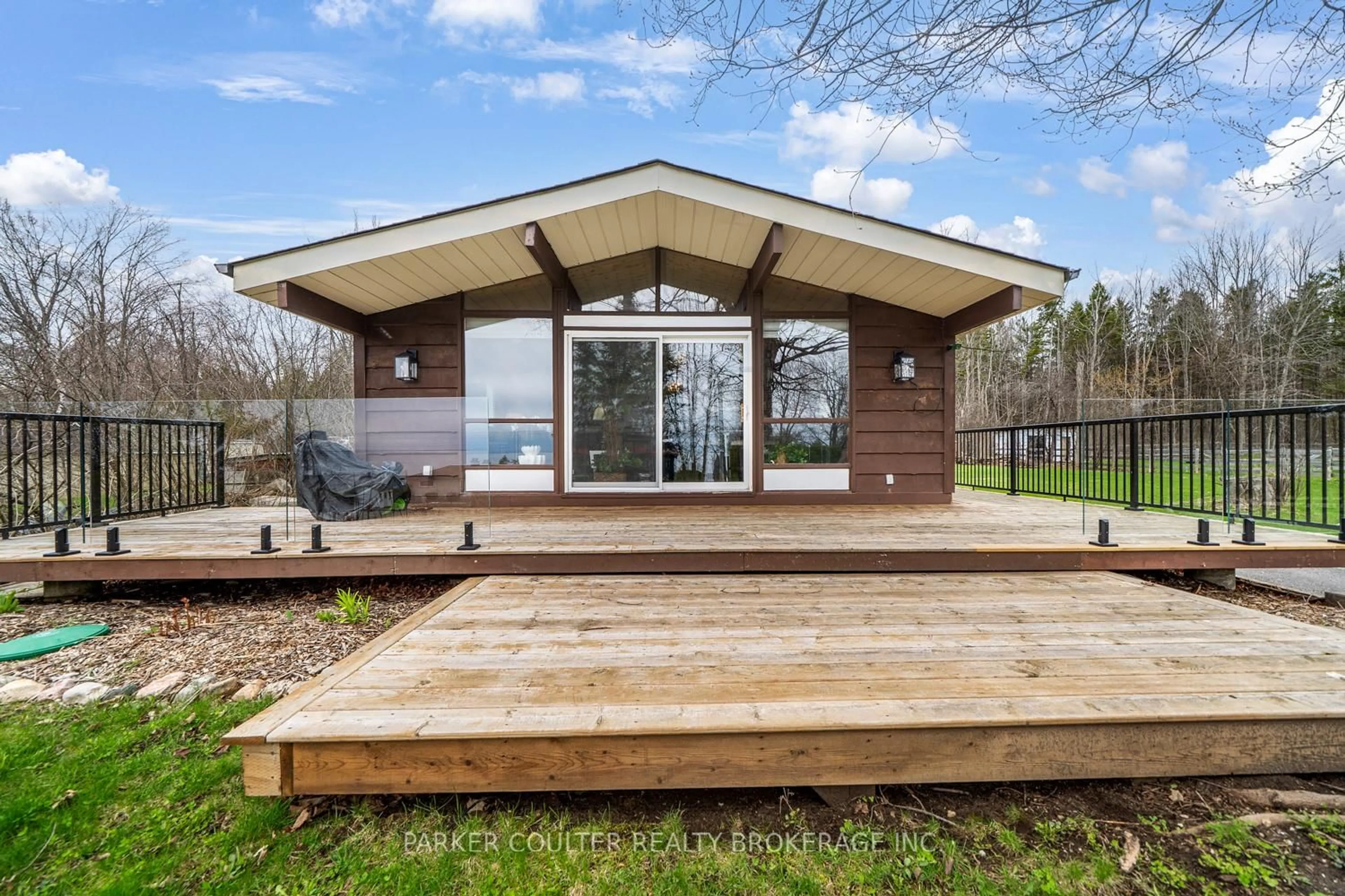 Home with vinyl exterior material, building for 2238 Lakeshore Rd, Oro-Medonte Ontario L0L 1T0