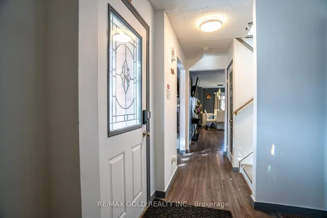 2 Kinzie Lane, Barrie 4