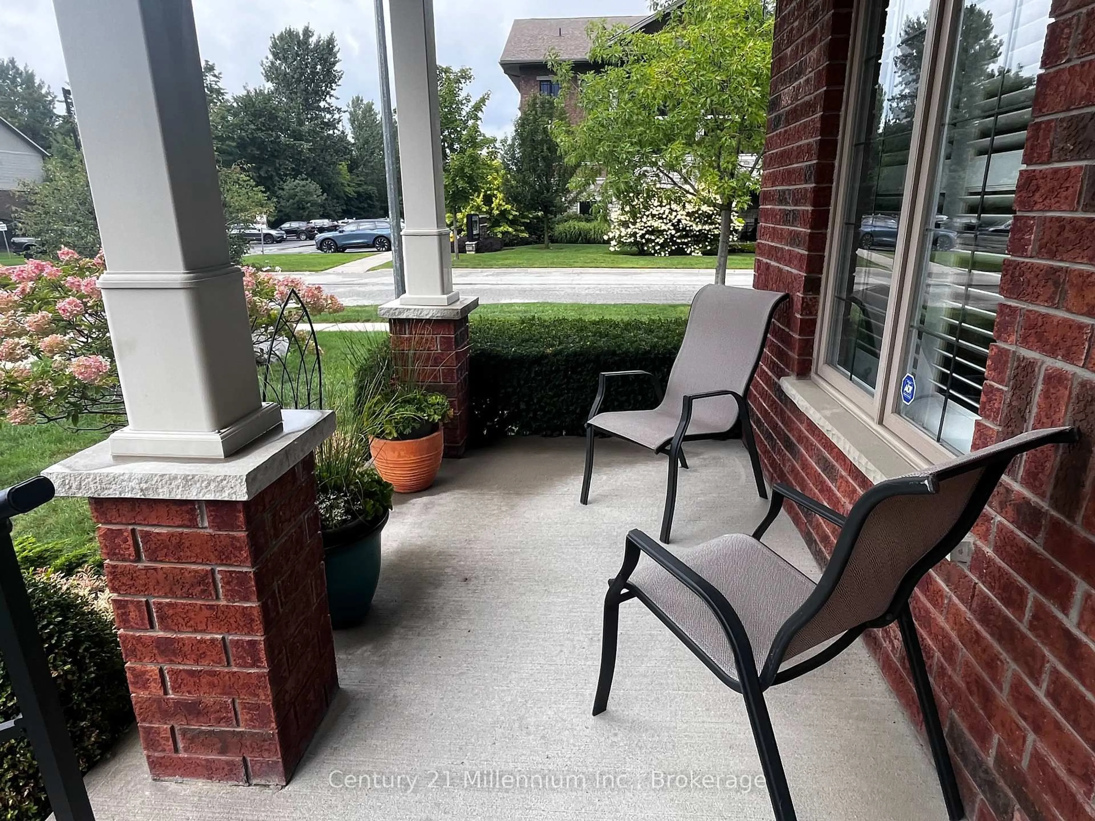 Patio, unknown for 1 Barr St, Collingwood Ontario L9Y 2L7