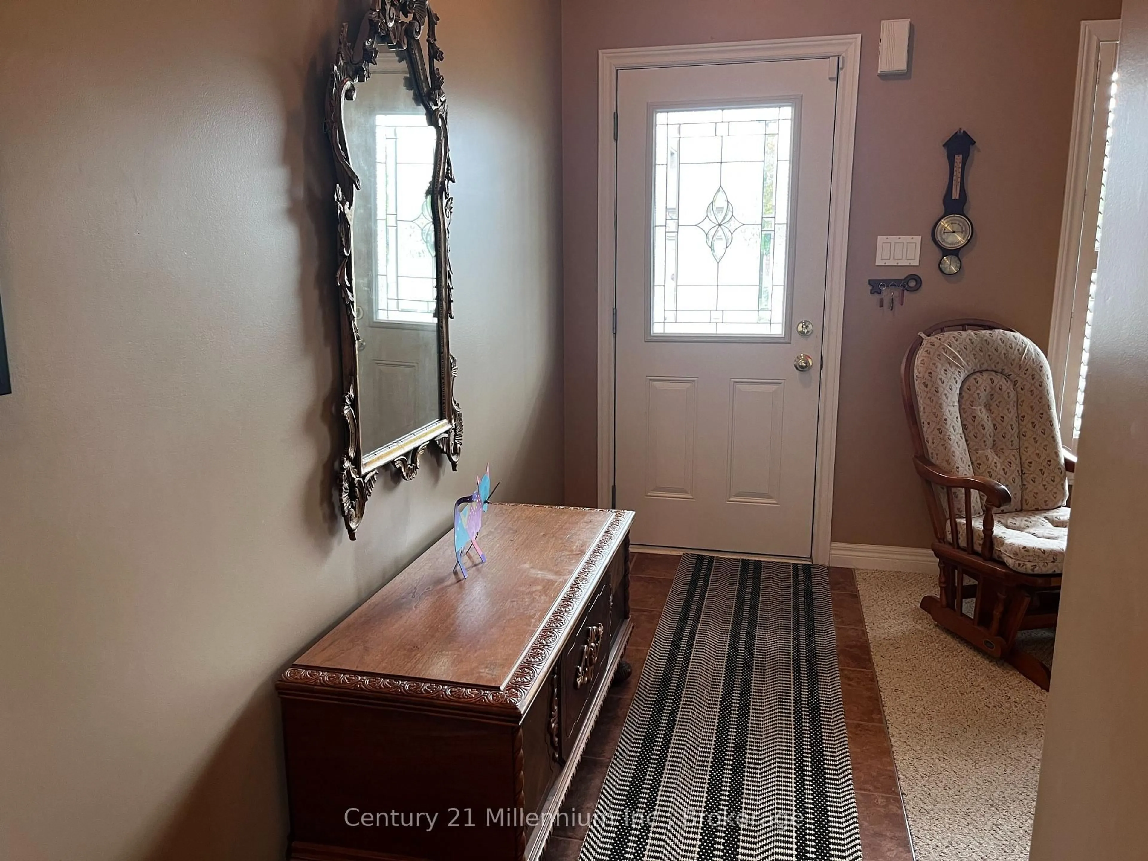 Indoor entryway for 1 Barr St, Collingwood Ontario L9Y 2L7