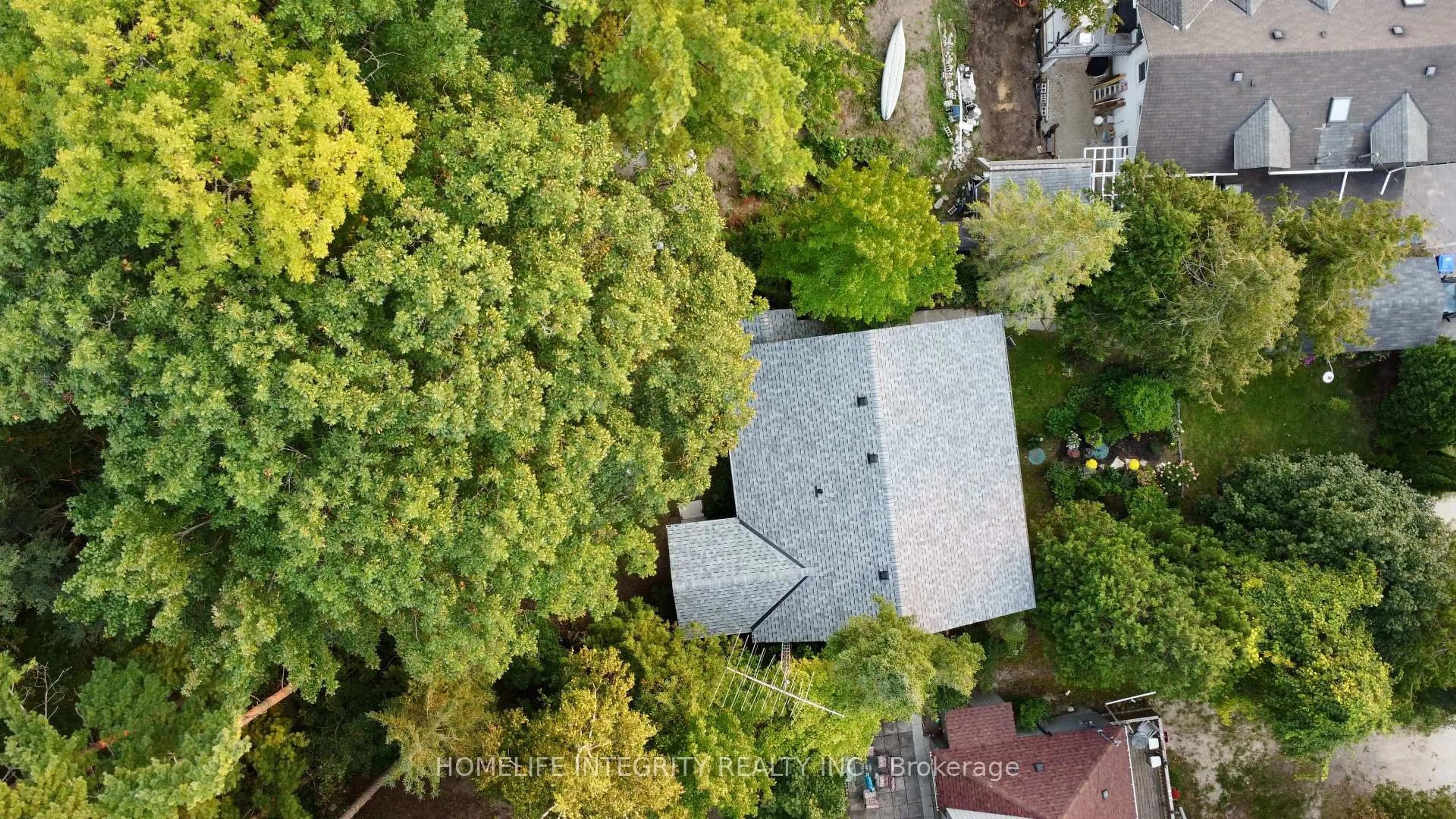 A pic from outside/outdoor area/front of a property/back of a property/a pic from drone, city buildings view from balcony for 2197 Tiny Beaches Rd, Tiny Ontario L0L 1P1