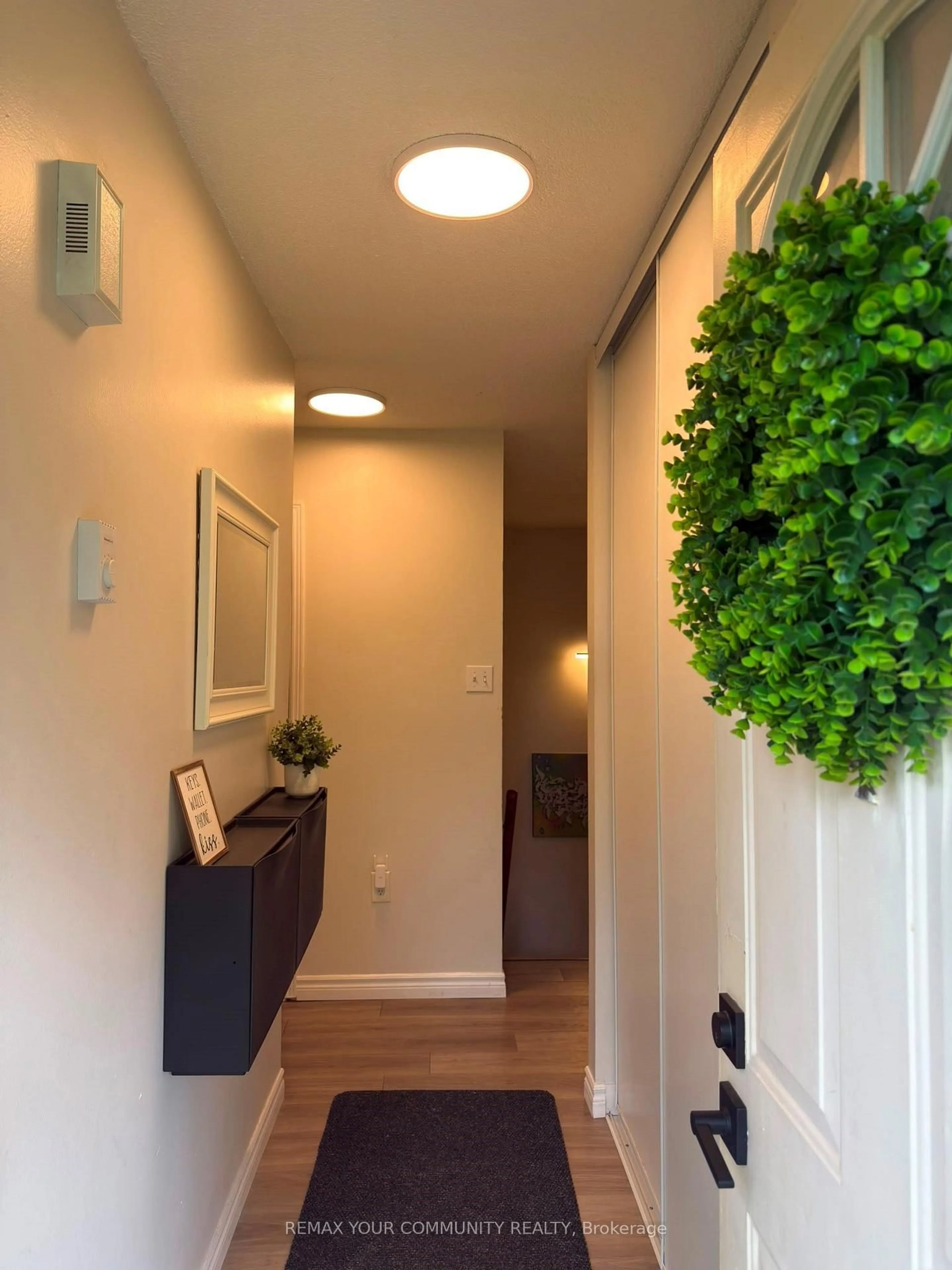 Indoor entryway for 47 Loggers Ru #4, Barrie Ontario L4N 6W3