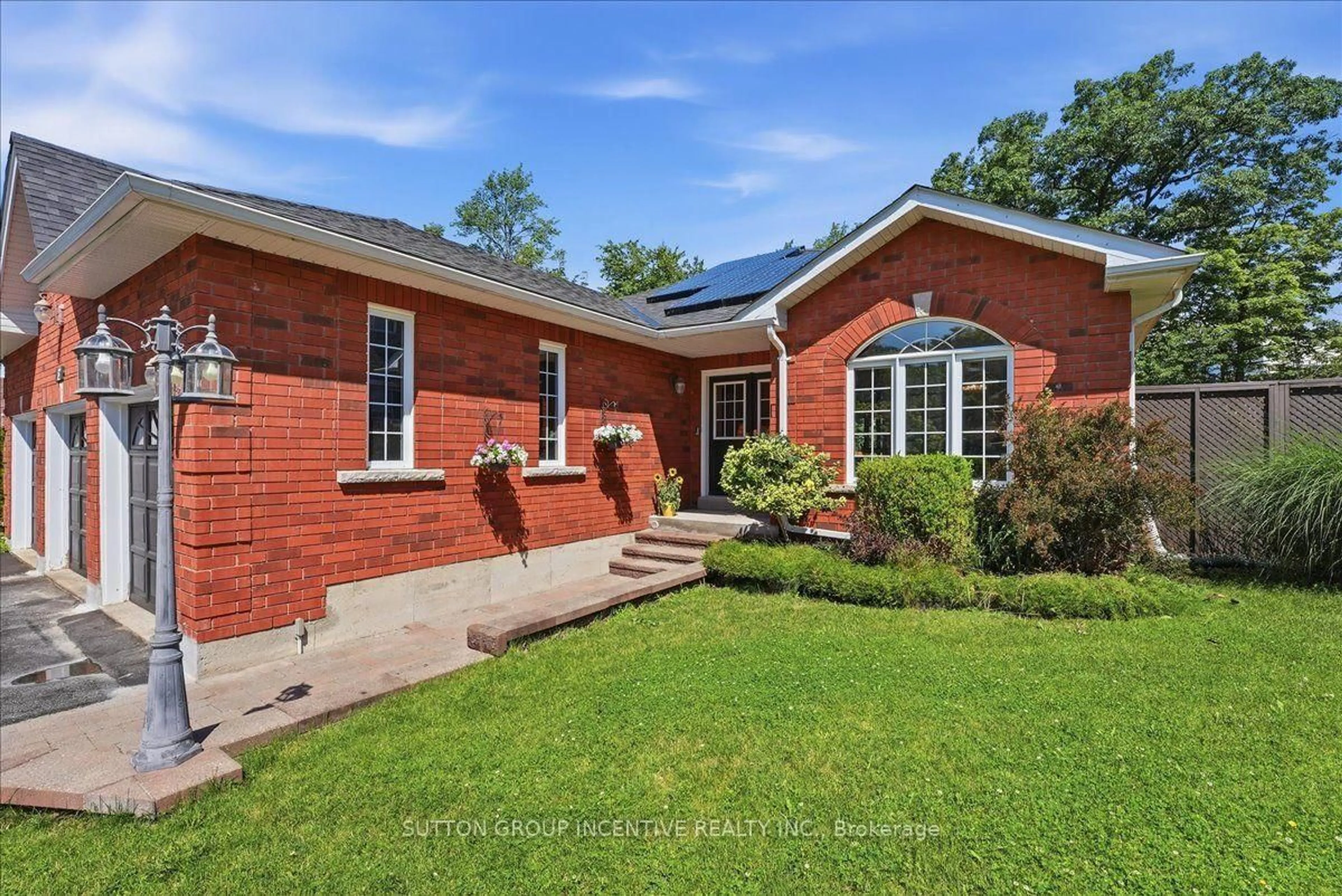 Home with brick exterior material, street for 200 Cumming Dr, Barrie Ontario L4N 0C9