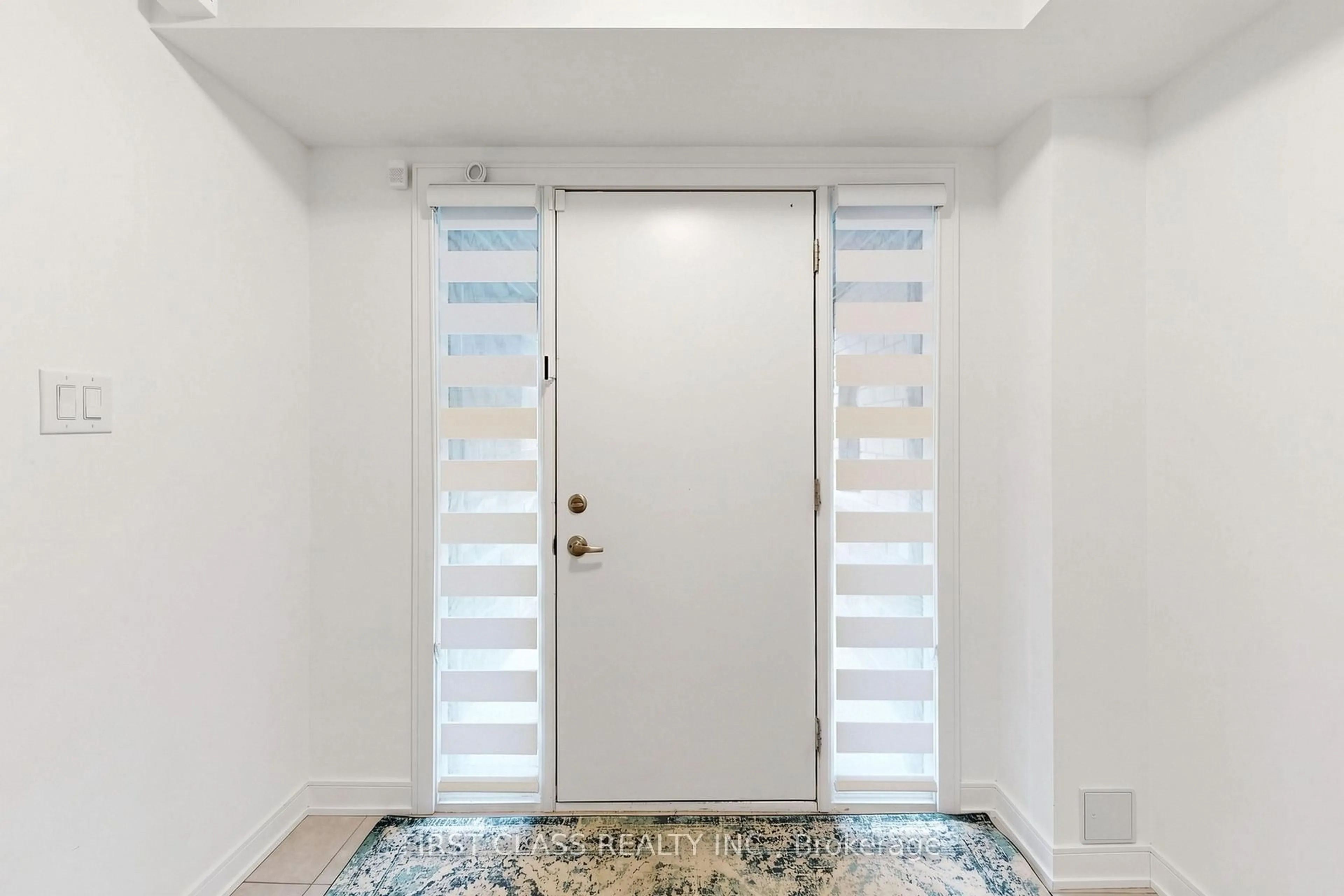 Indoor entryway for 55 Red Maple Lane, Barrie Ontario L9J 0N8
