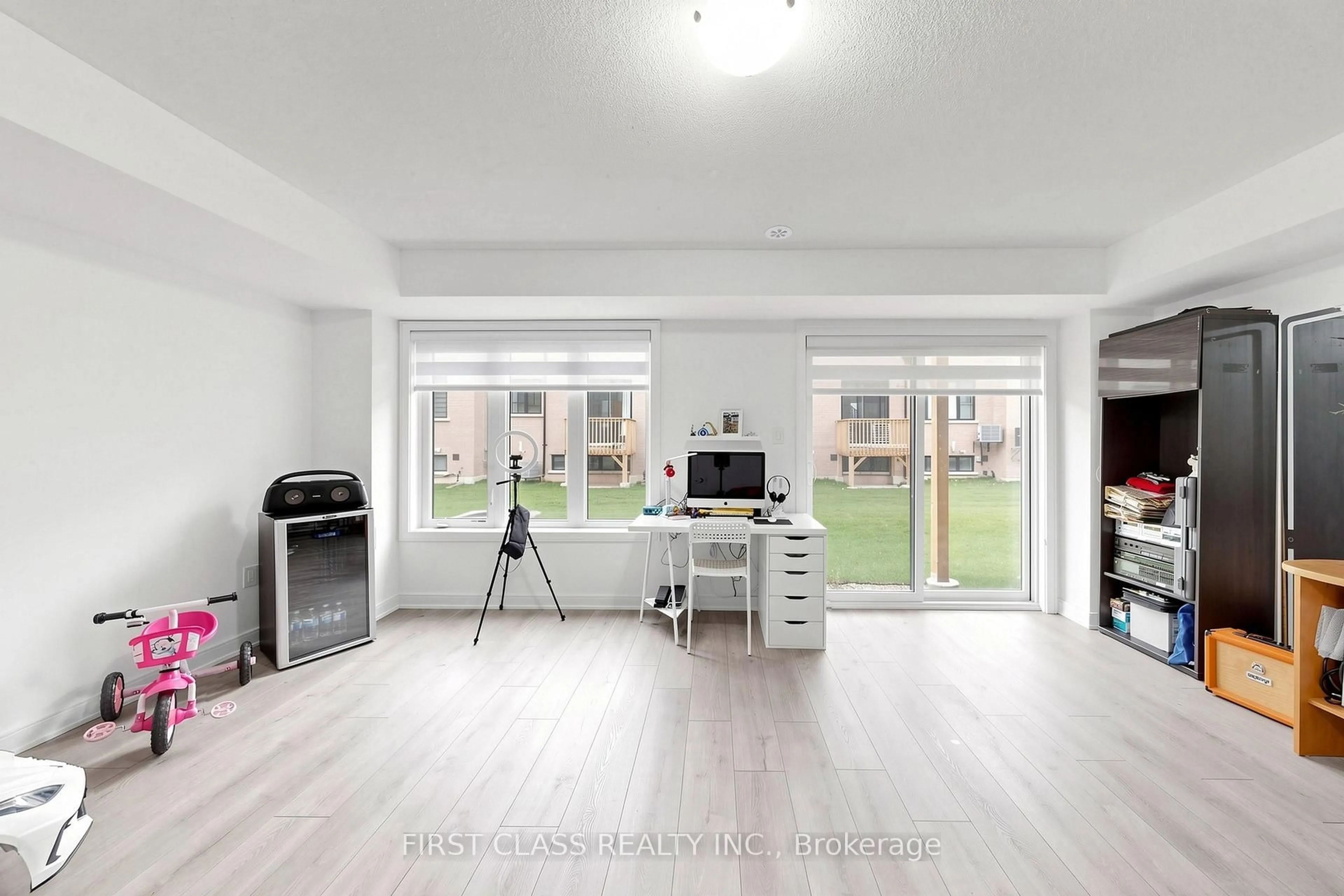 A pic of a room for 55 Red Maple Lane, Barrie Ontario L9J 0N8