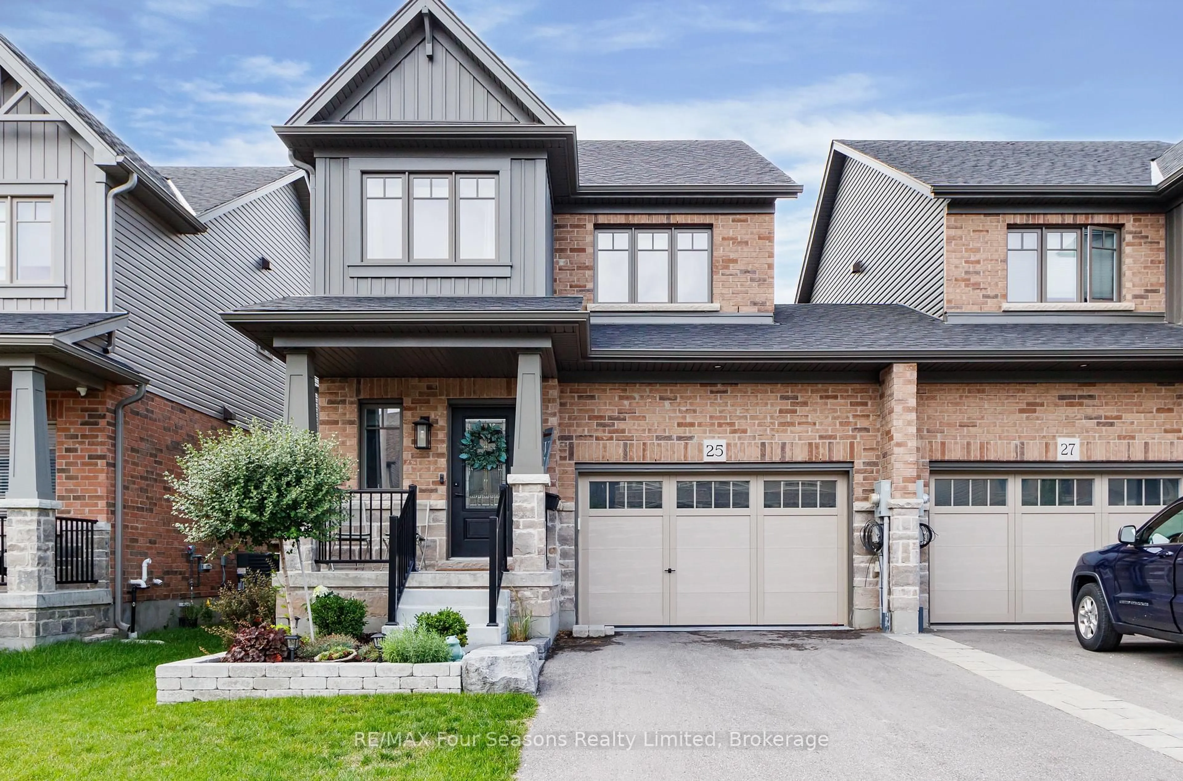 Home with brick exterior material, street for 25 Shipley Ave, Collingwood Ontario L9Y 5M6