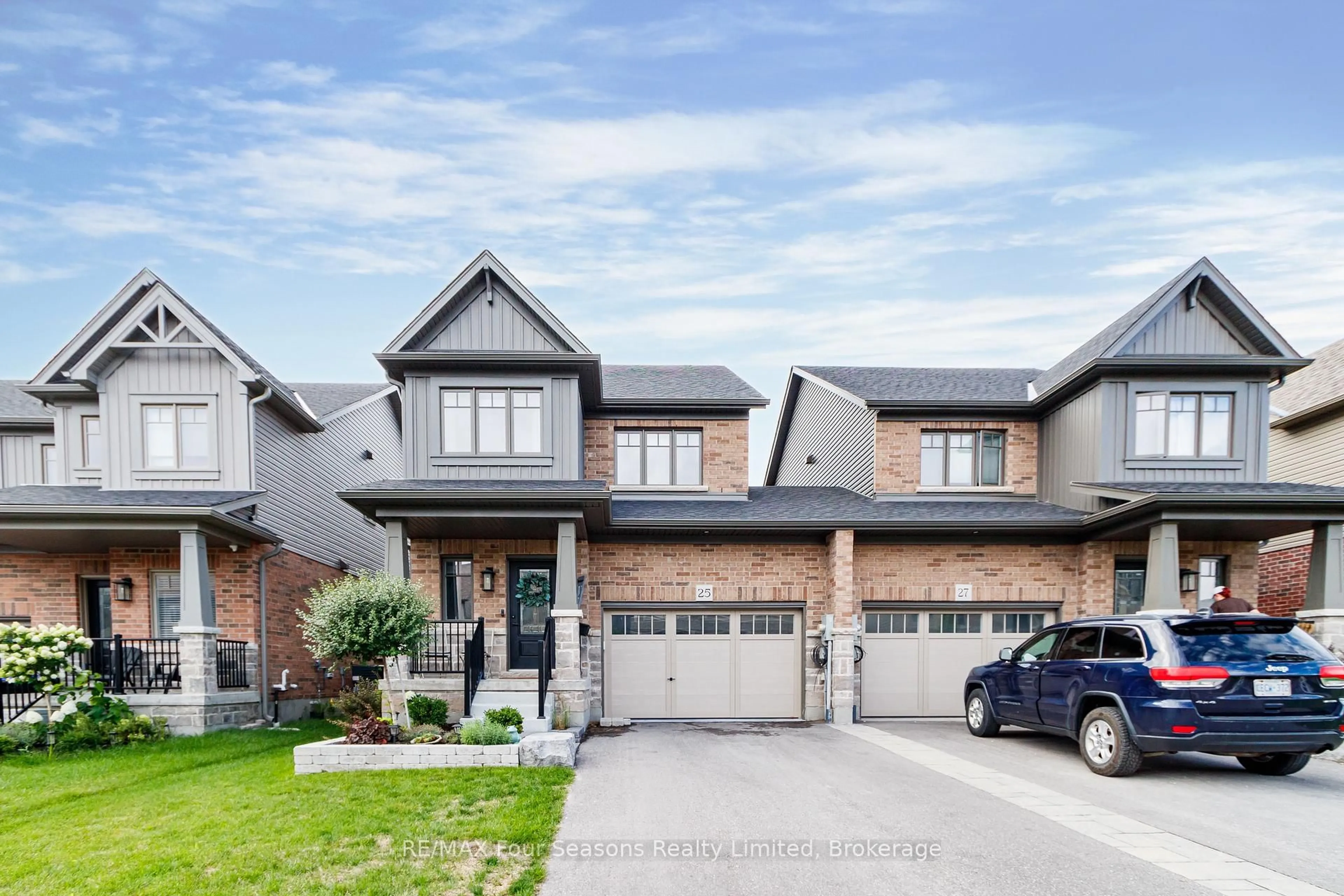 Home with brick exterior material, street for 25 Shipley Ave, Collingwood Ontario L9Y 5M6