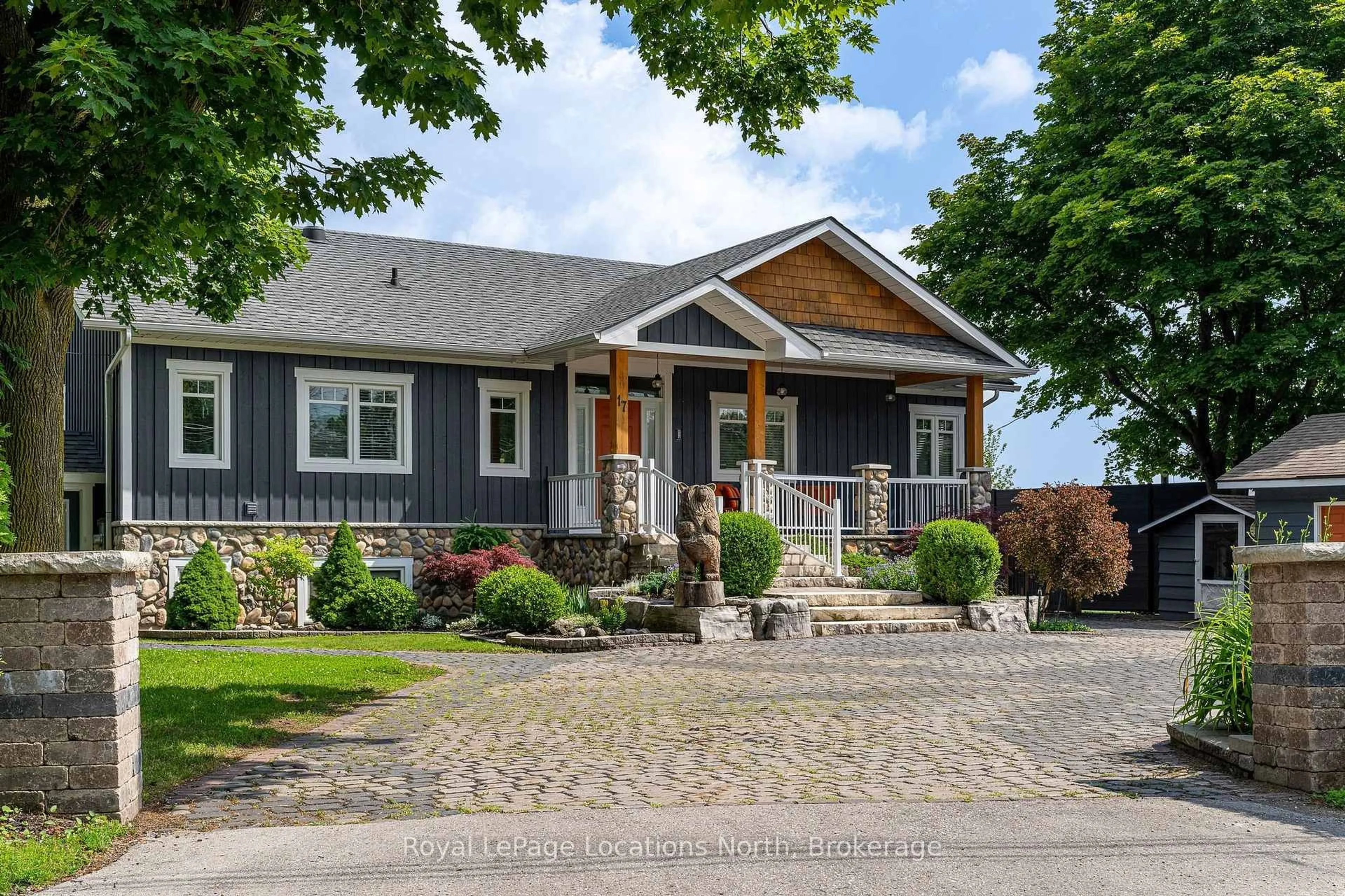 Home with brick exterior material, street for 17 Cherry St, Collingwood Ontario L9Y 0X2