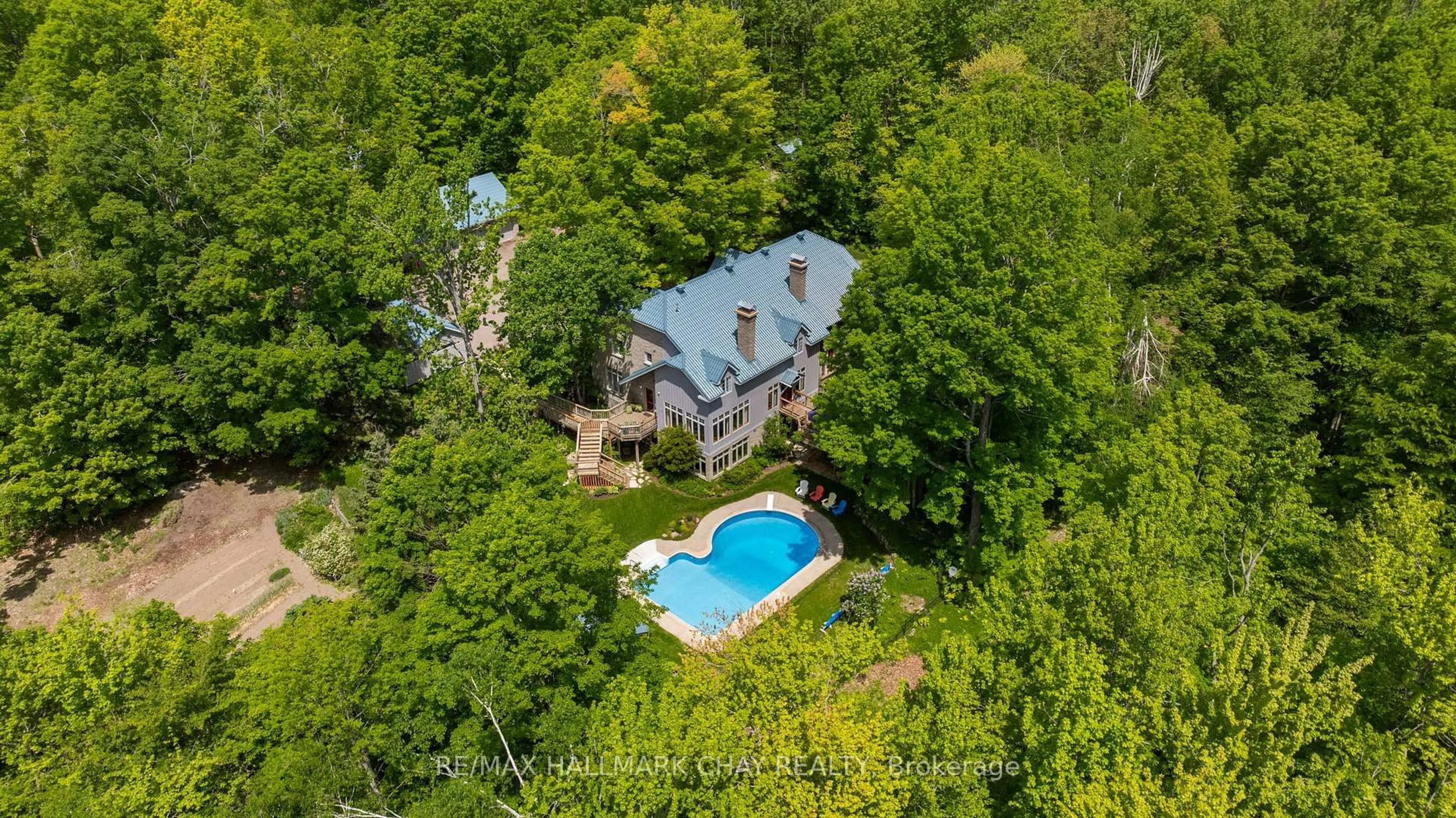 A pic from outside/outdoor area/front of a property/back of a property/a pic from drone, water/lake/river/ocean view for 3778 Vasey Rd, Tay Ontario L0K 2C0