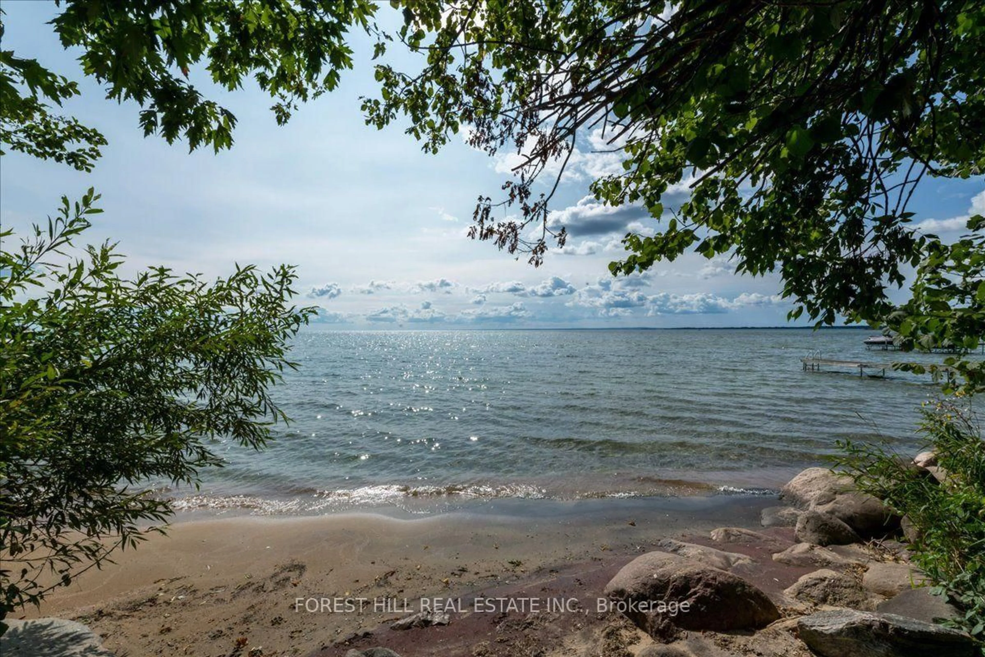 Blurry image for 43 Lake Ave, Ramara Ontario L0K 1B0