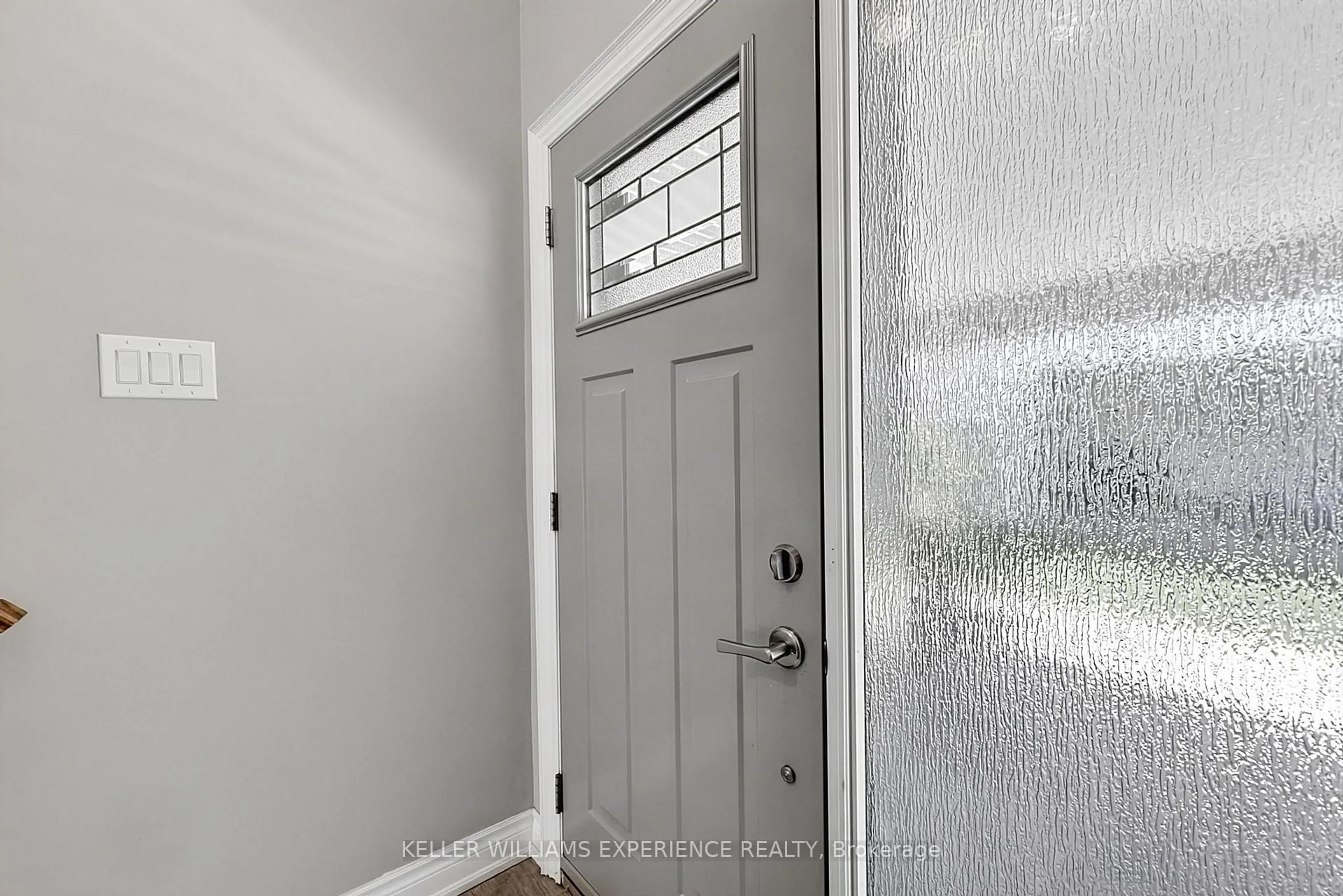 Indoor entryway for 29 Collete Cres, Barrie Ontario L4M 2Z3