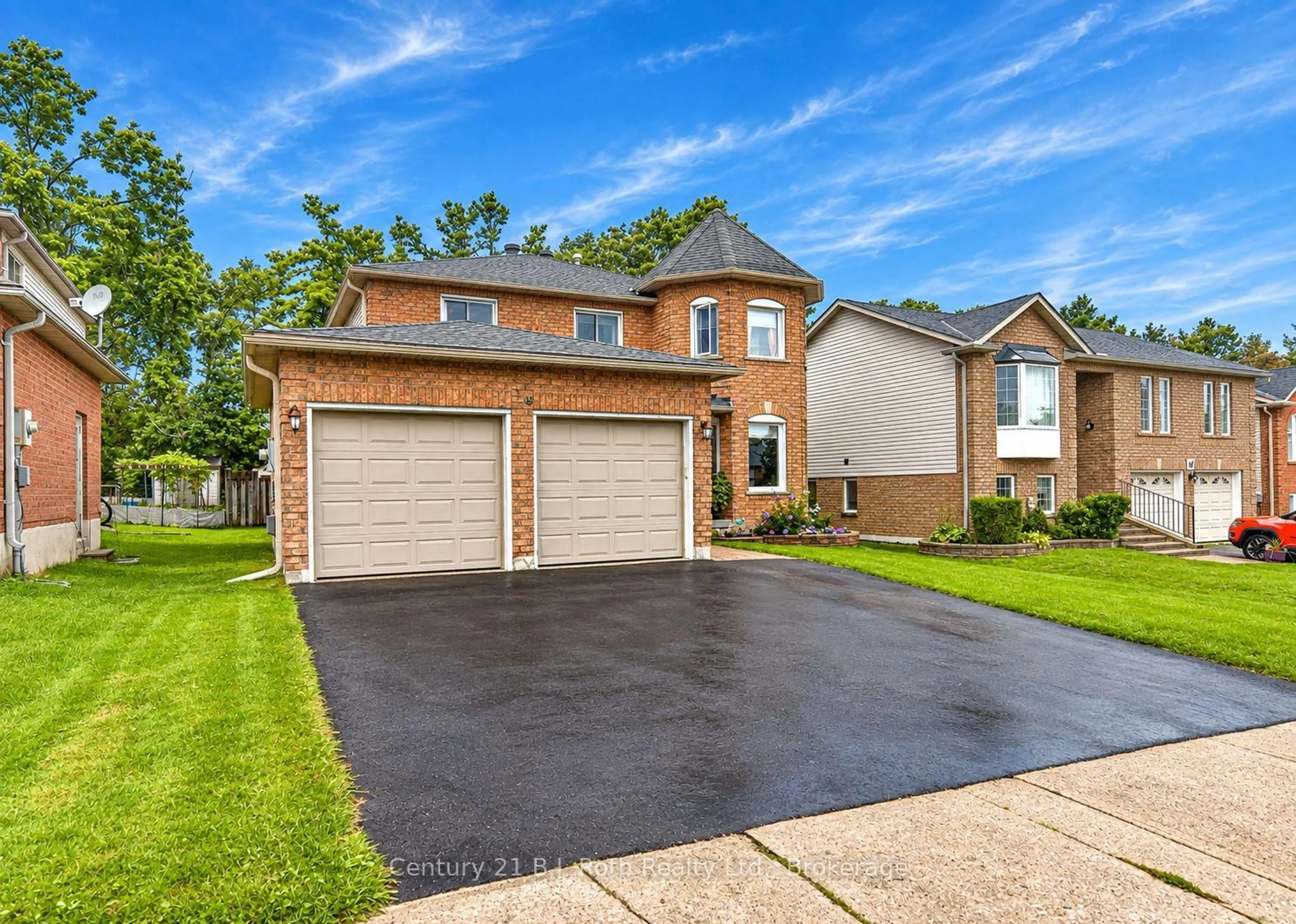 Home with brick exterior material, street for 16 Frontier Ave, Orillia Ontario L3V 7S8