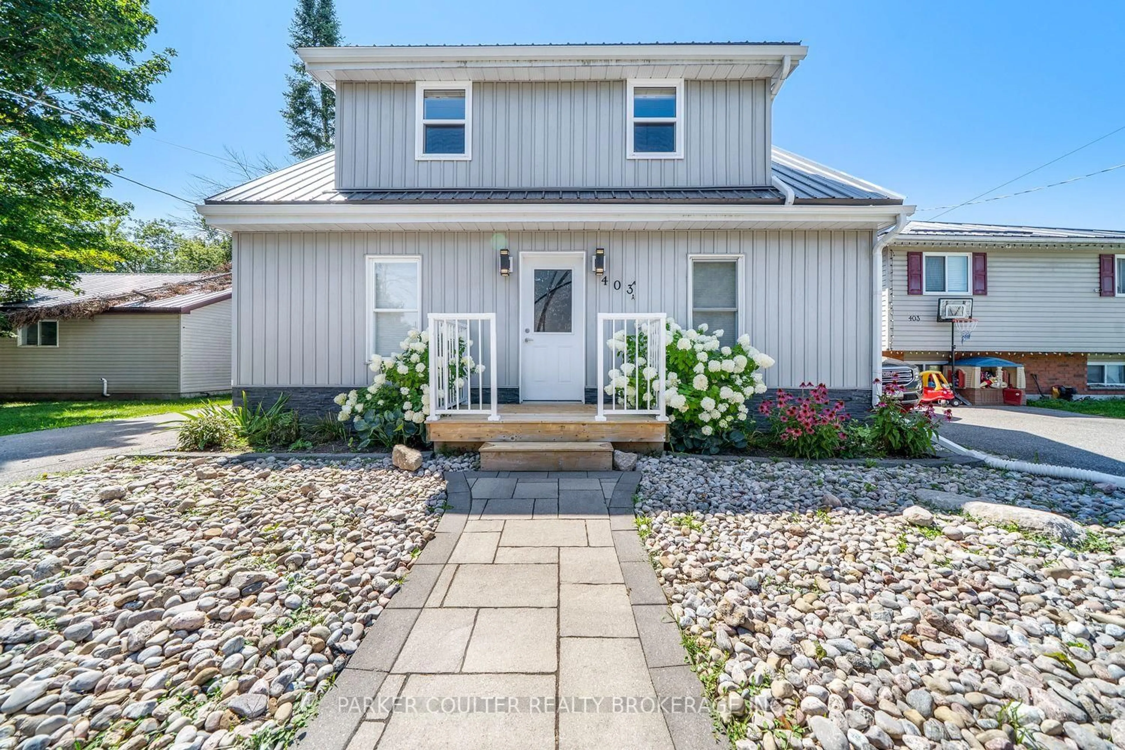 Home with vinyl exterior material, street for 403A Forest Ave, Orillia Ontario L3V 3Z2