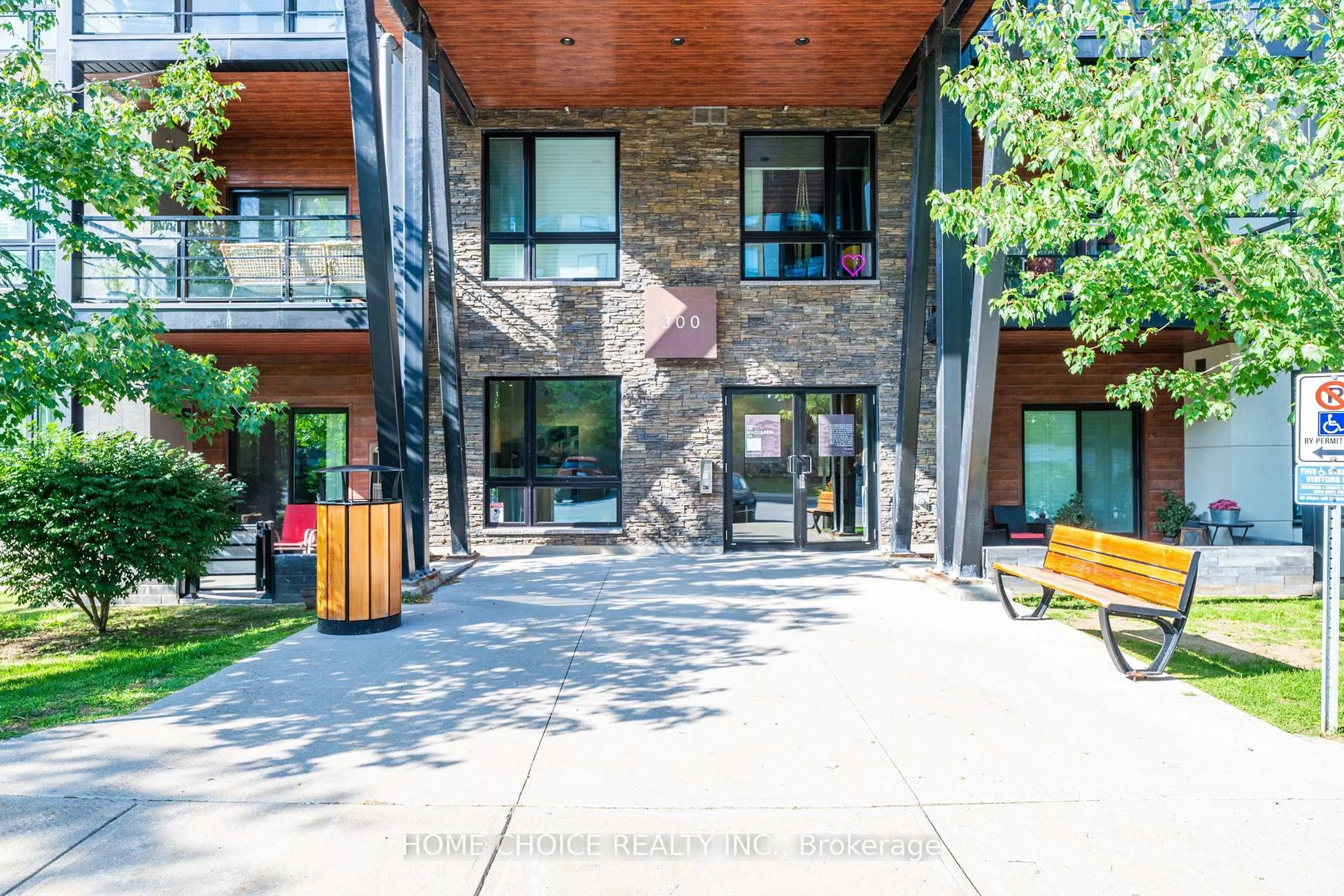 Patio, unknown for 300 Essa Rd #602, Barrie Ontario L9J 0B9