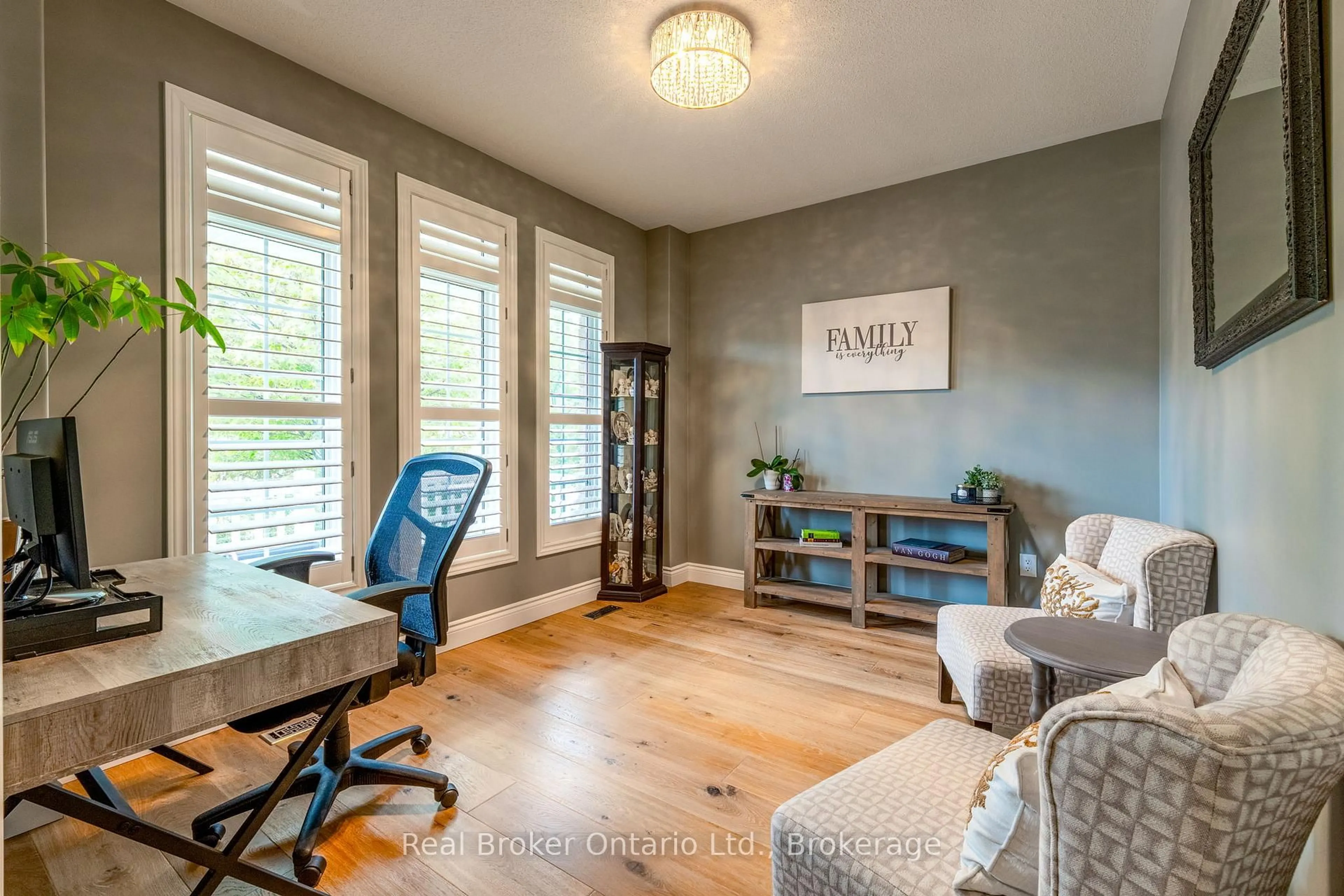Unknown for 50 The Queensway, Barrie Ontario L4M 7J3